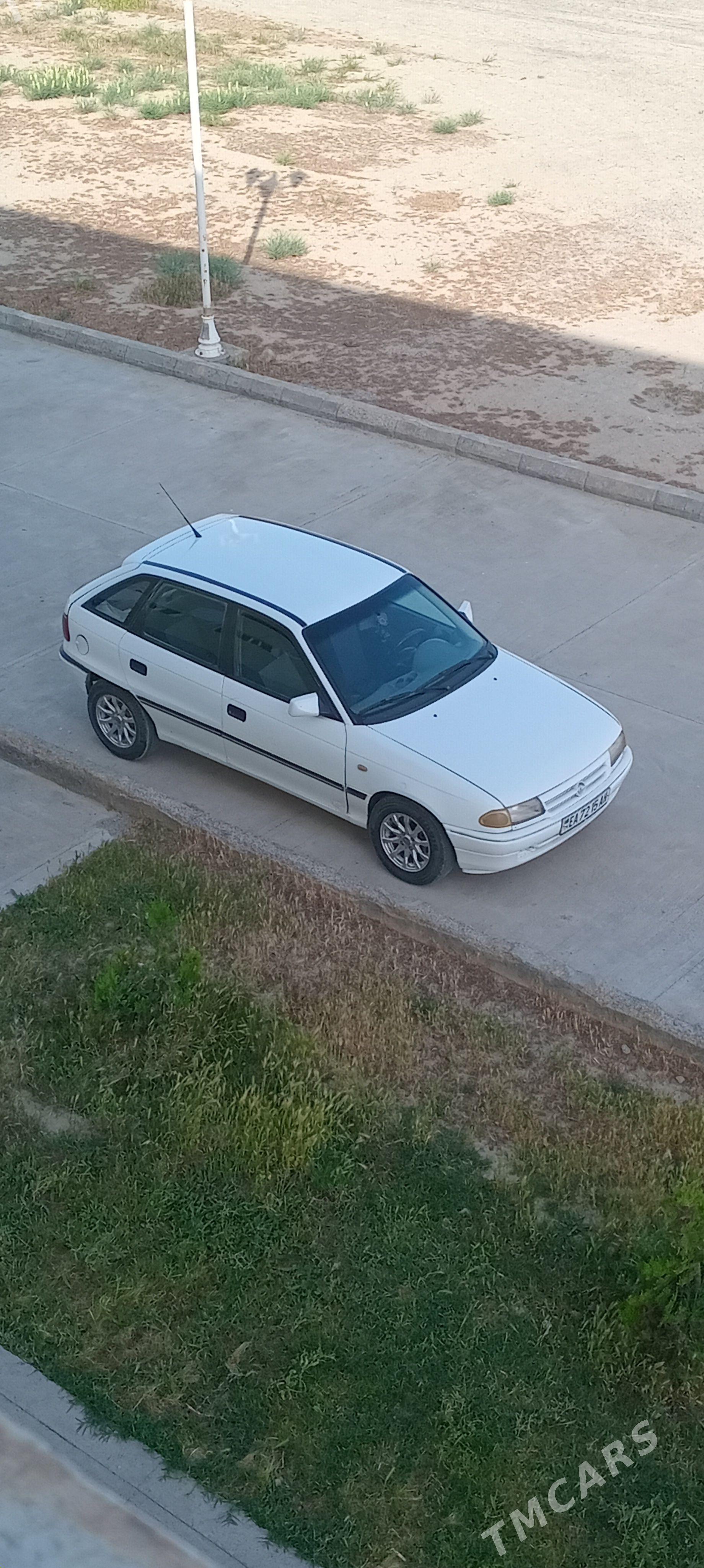 Opel Astra 1992 - 40 000 TMT - Бахарден - img 1