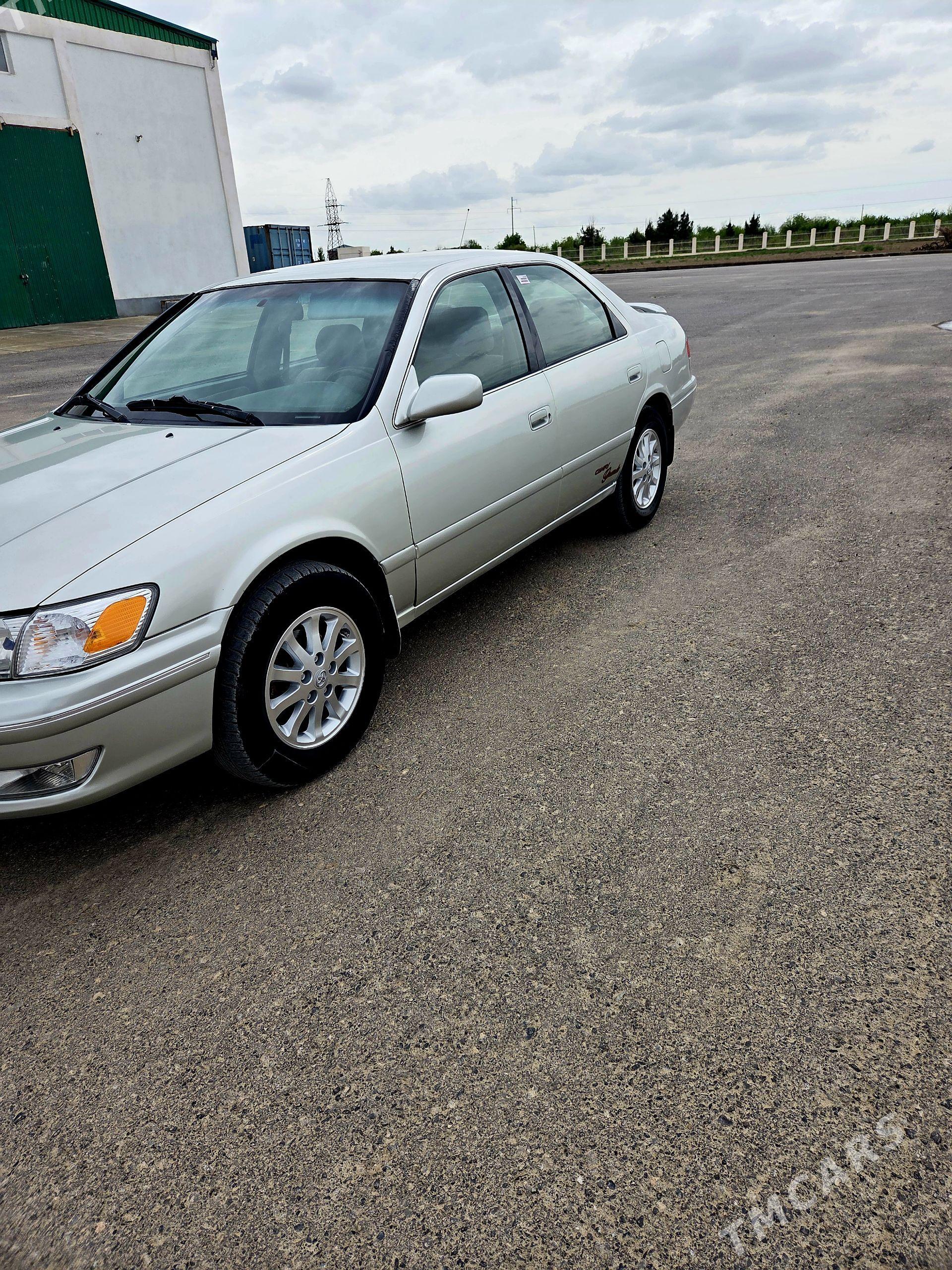 Toyota Camry 2001 - 190 000 TMT - Керки - img 1