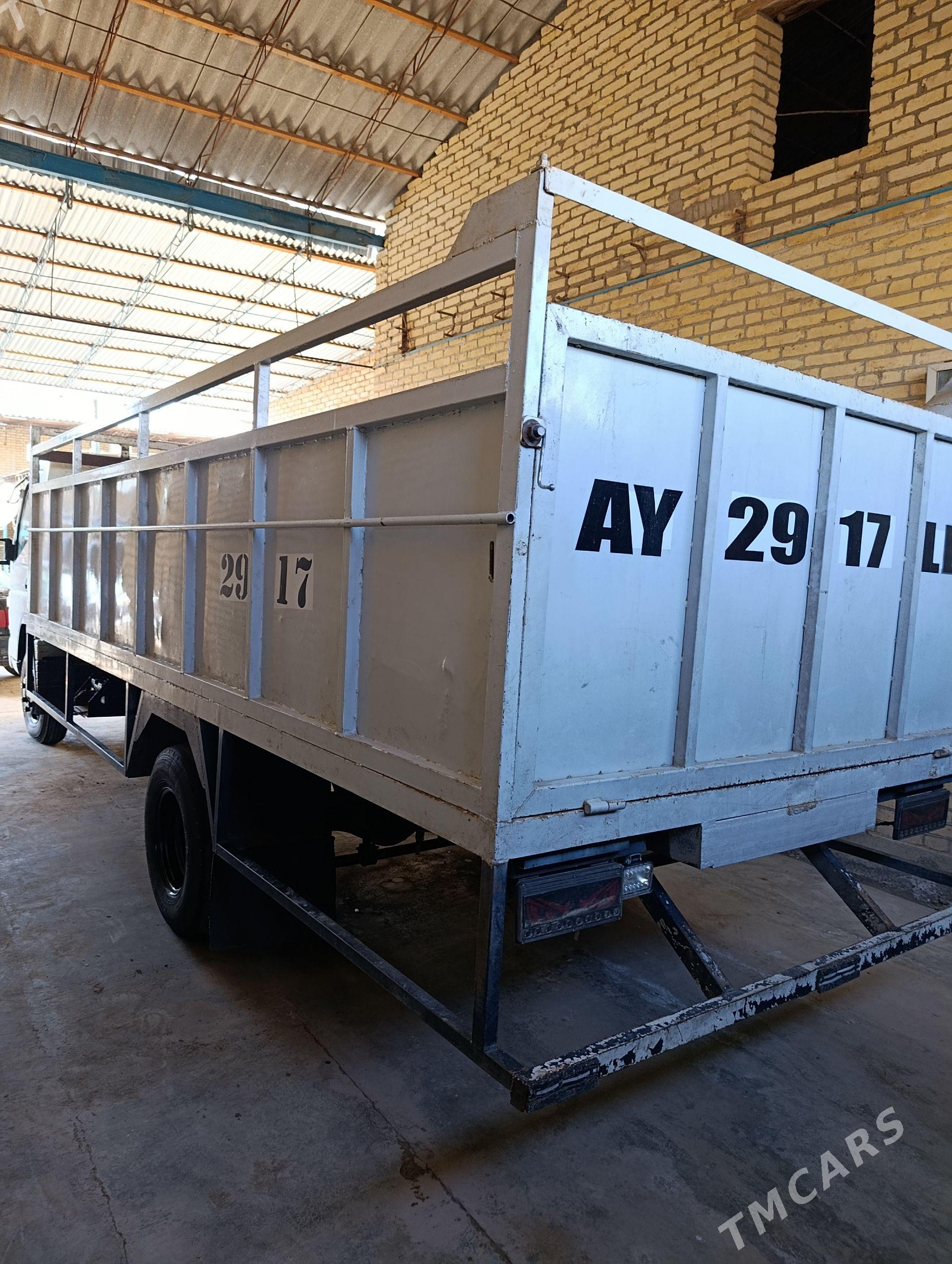 Mitsubishi Canter 2005 - 260 000 TMT - Saýat - img 1