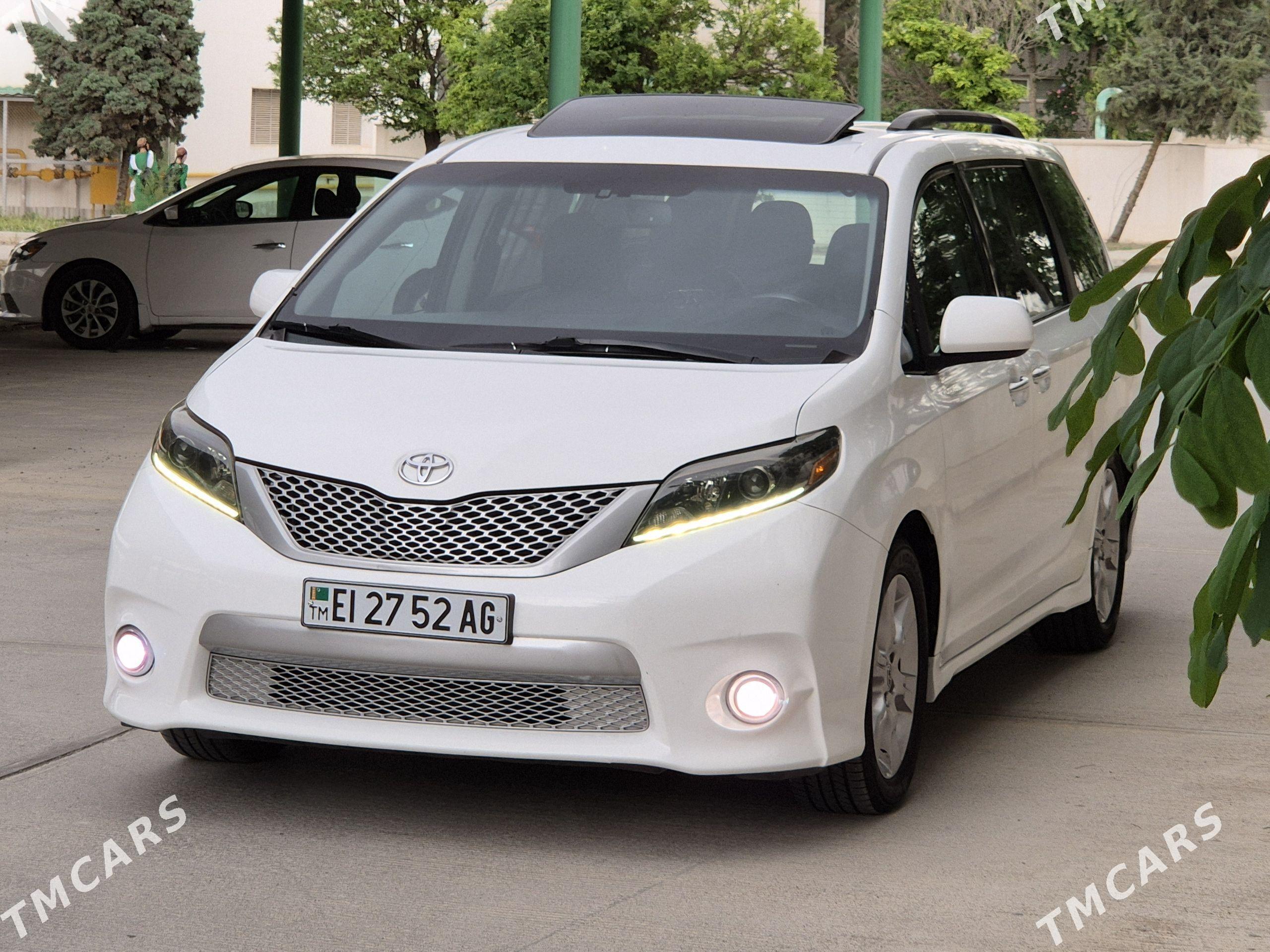 Toyota Sienna 2015 - 415 000 TMT - Aşgabat - img 1