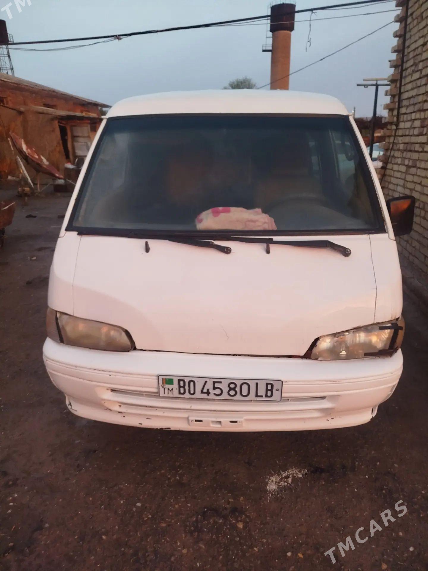Toyota Hiace 1997 - 30 000 TMT - Garabekewül - img 1