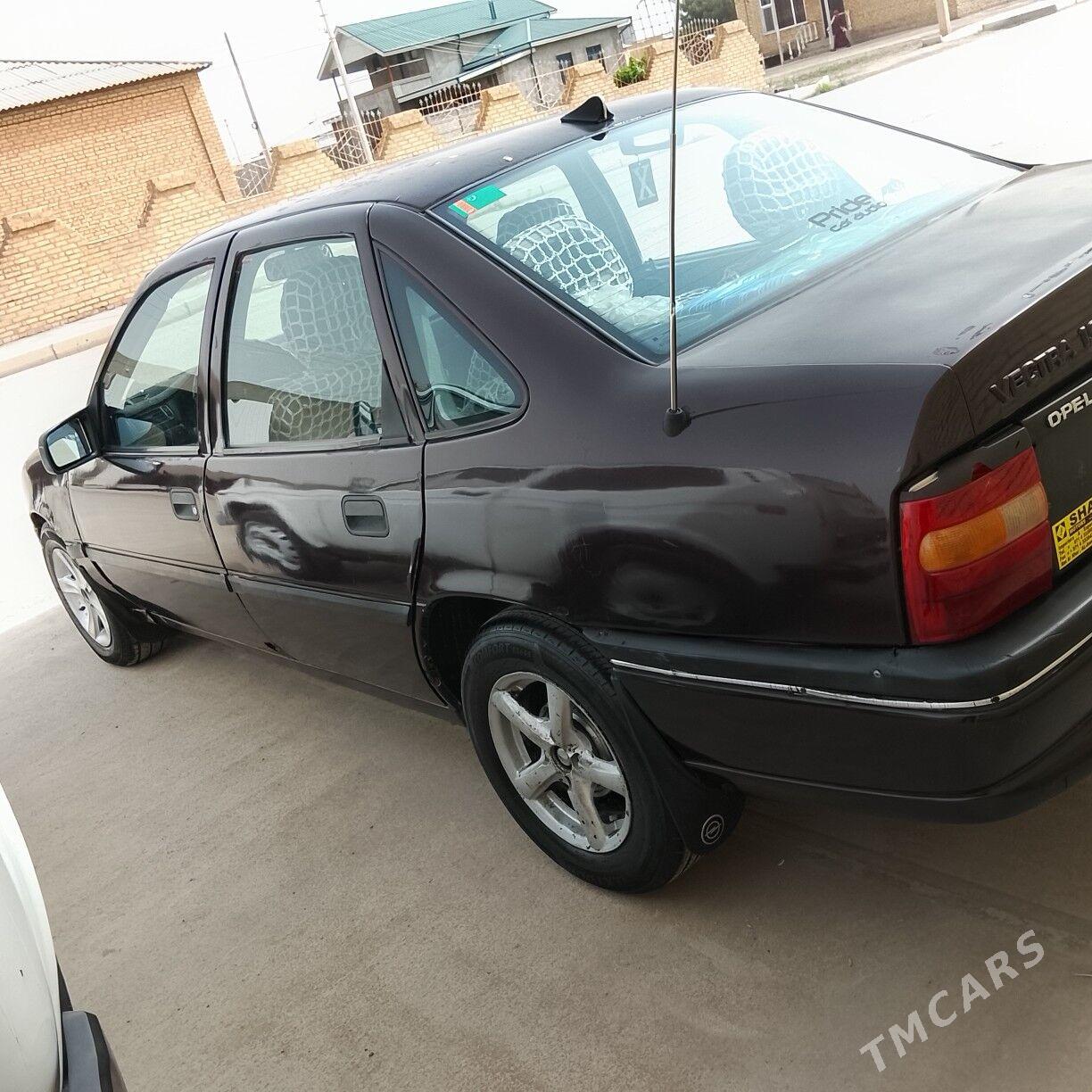 Opel Vectra 1995 - 40 000 TMT - Мары - img 1