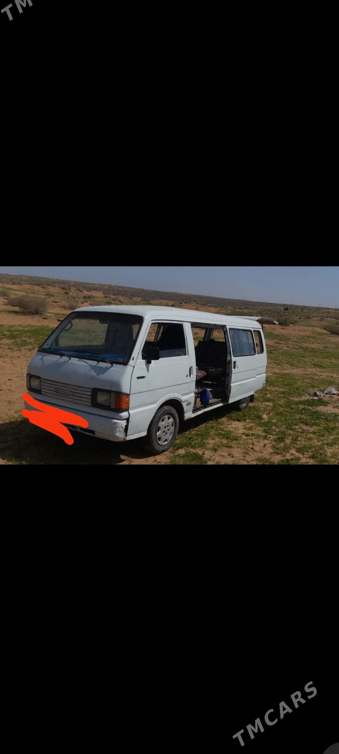 Toyota Hiace 1995 - 40 000 TMT - Мары - img 1
