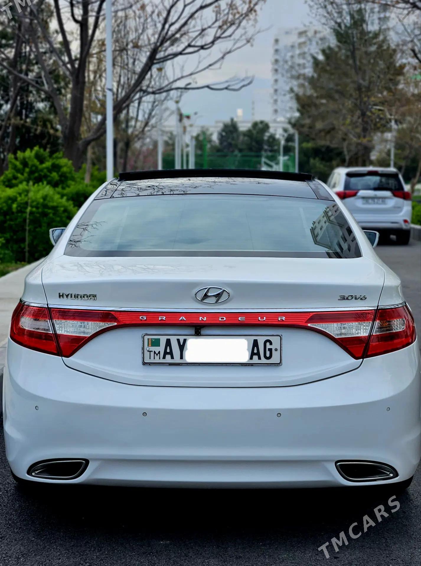Hyundai Grandeur 2012 - 220 000 TMT - Бузмеин - img 1