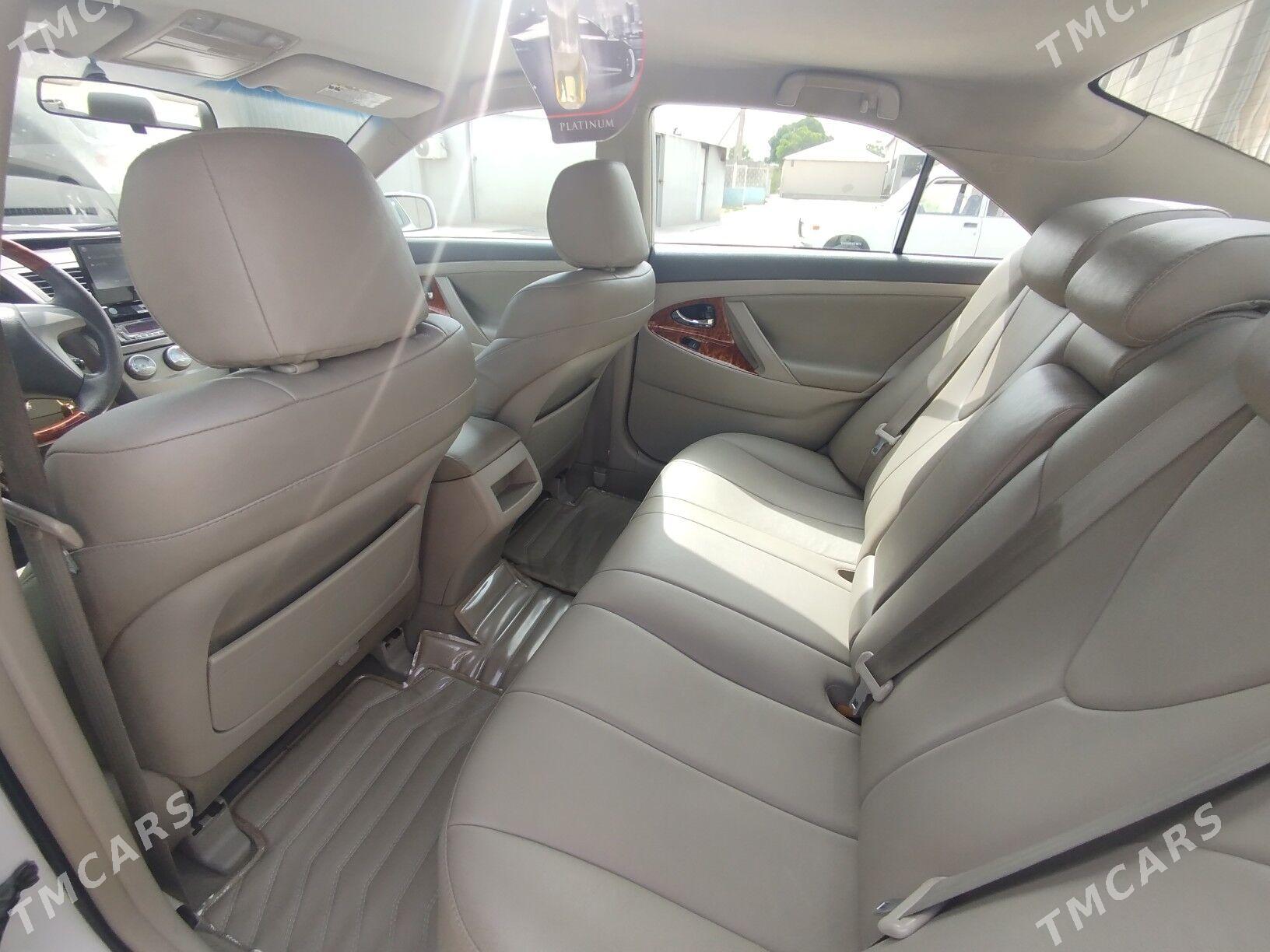 Toyota Camry 2010 - 230 000 TMT - Гёкдепе - img 1