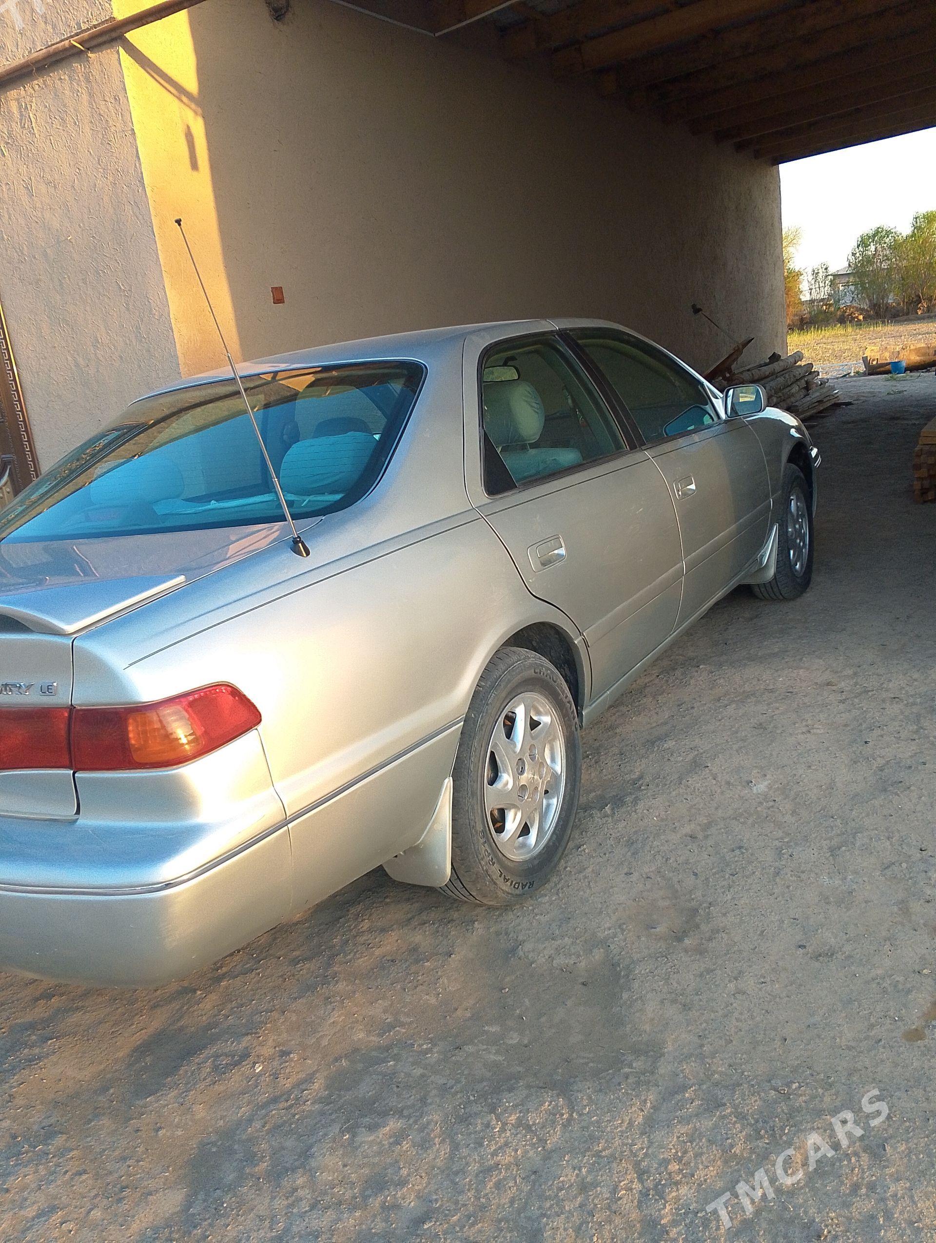 Toyota Camry 2000 - 165 000 TMT - Шабатский этрап - img 1