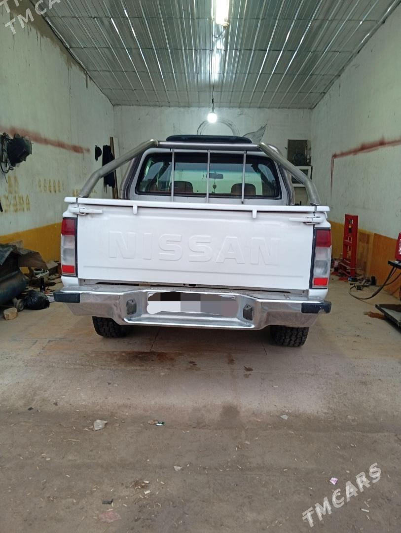 Nissan Navara 2007 - 110 000 TMT - Гарабекевюл - img 1