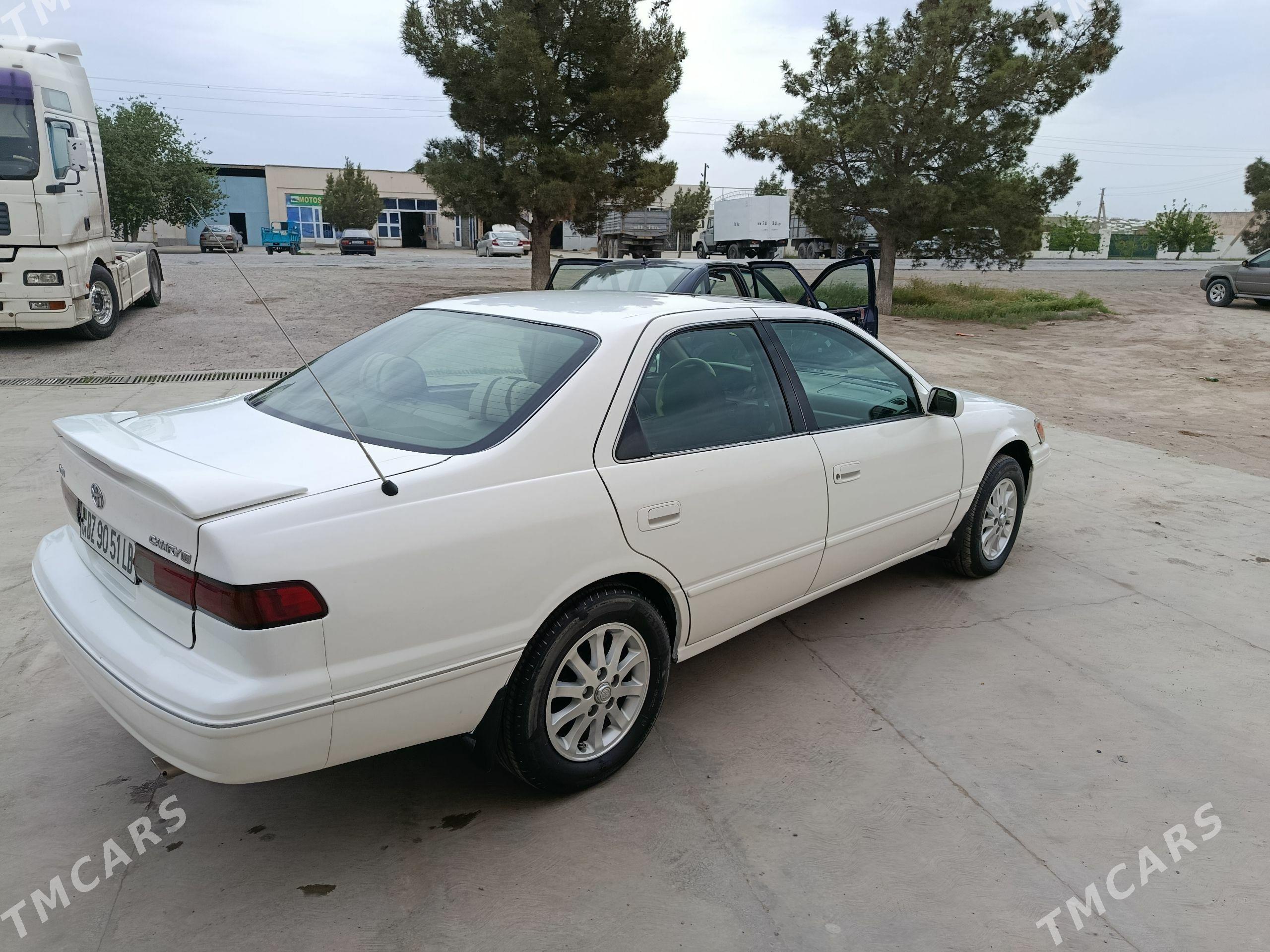Toyota Camry 1999 - 140 000 TMT - Саят - img 1