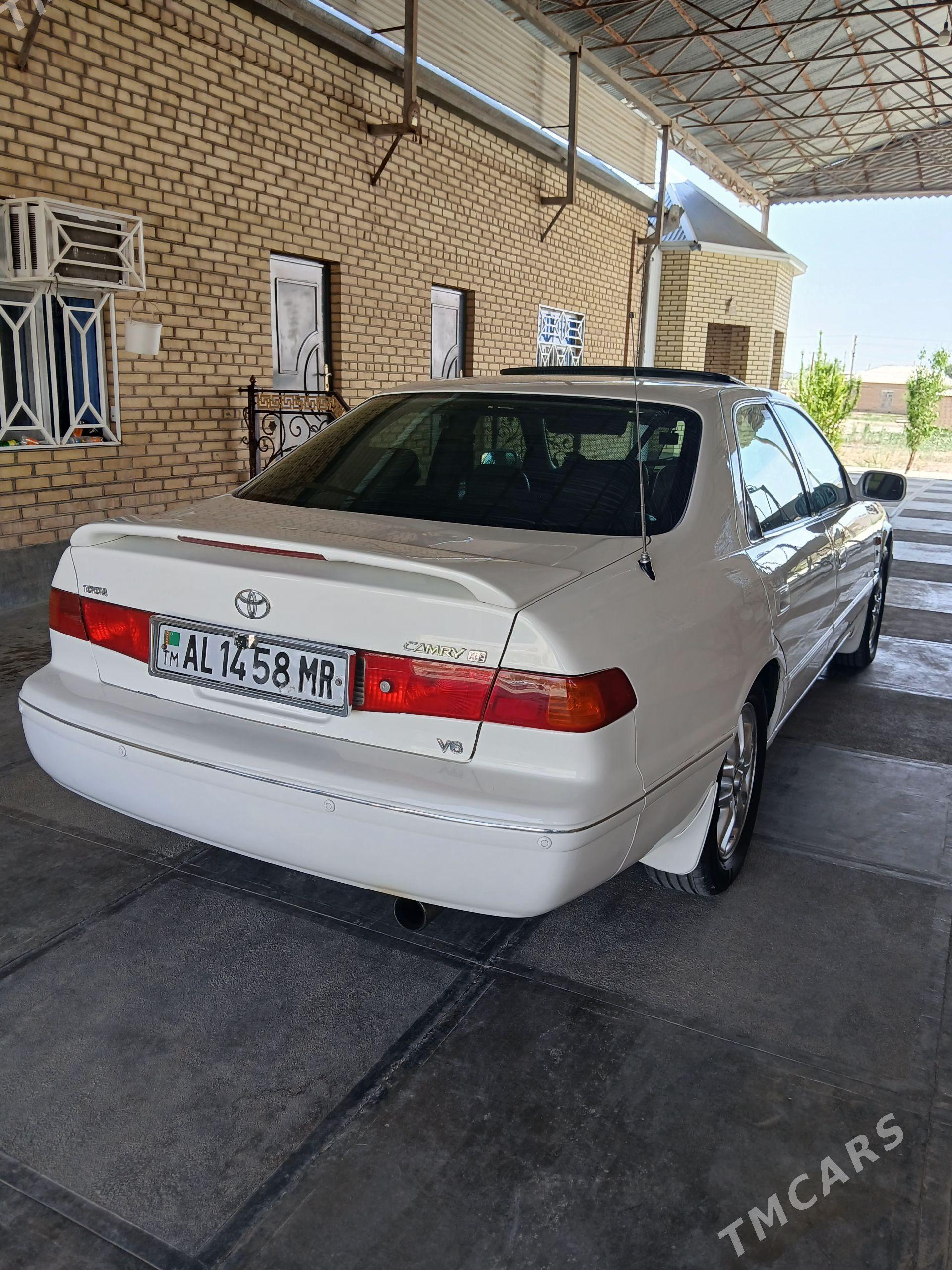 Toyota Camry 2000 - 190 000 TMT - Мары - img 1