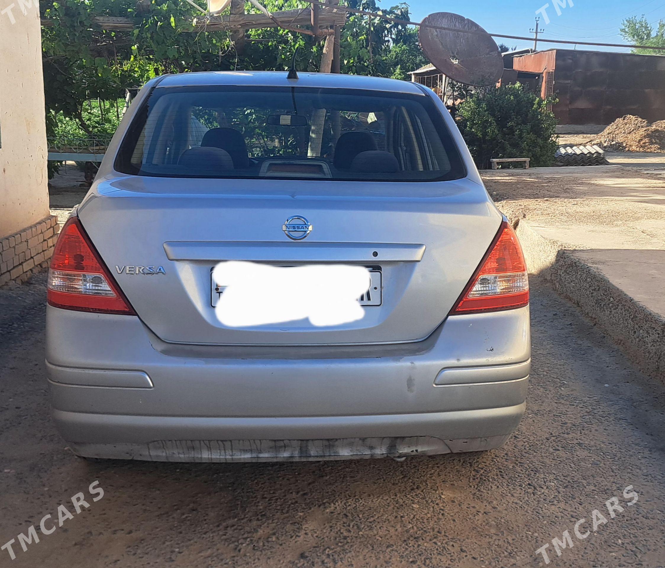 Nissan Versa 2010 - 120 000 TMT - Sakarçäge - img 1