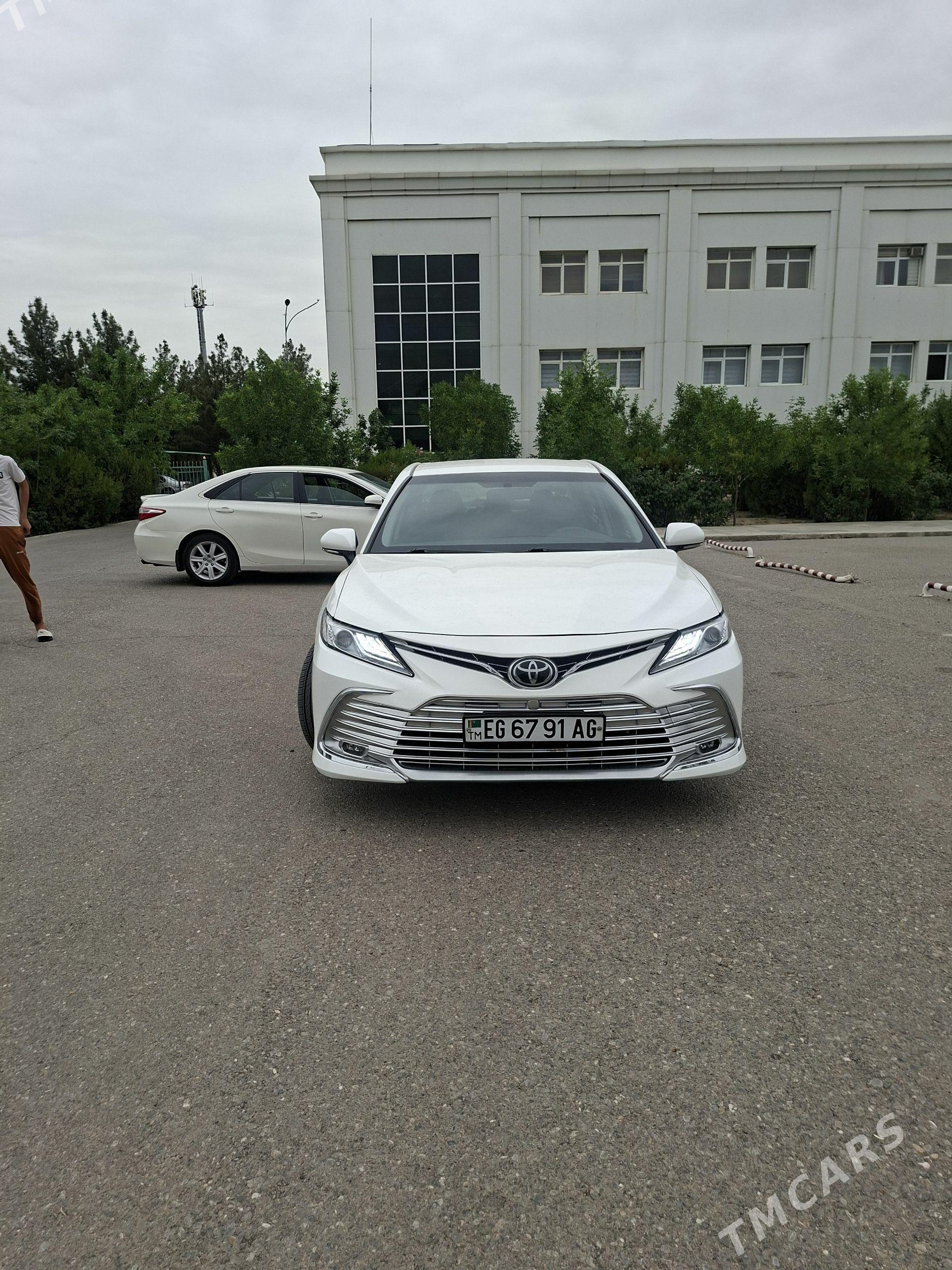 Toyota Camry 2022 - 275 000 TMT - Бузмеин ГРЭС - img 1
