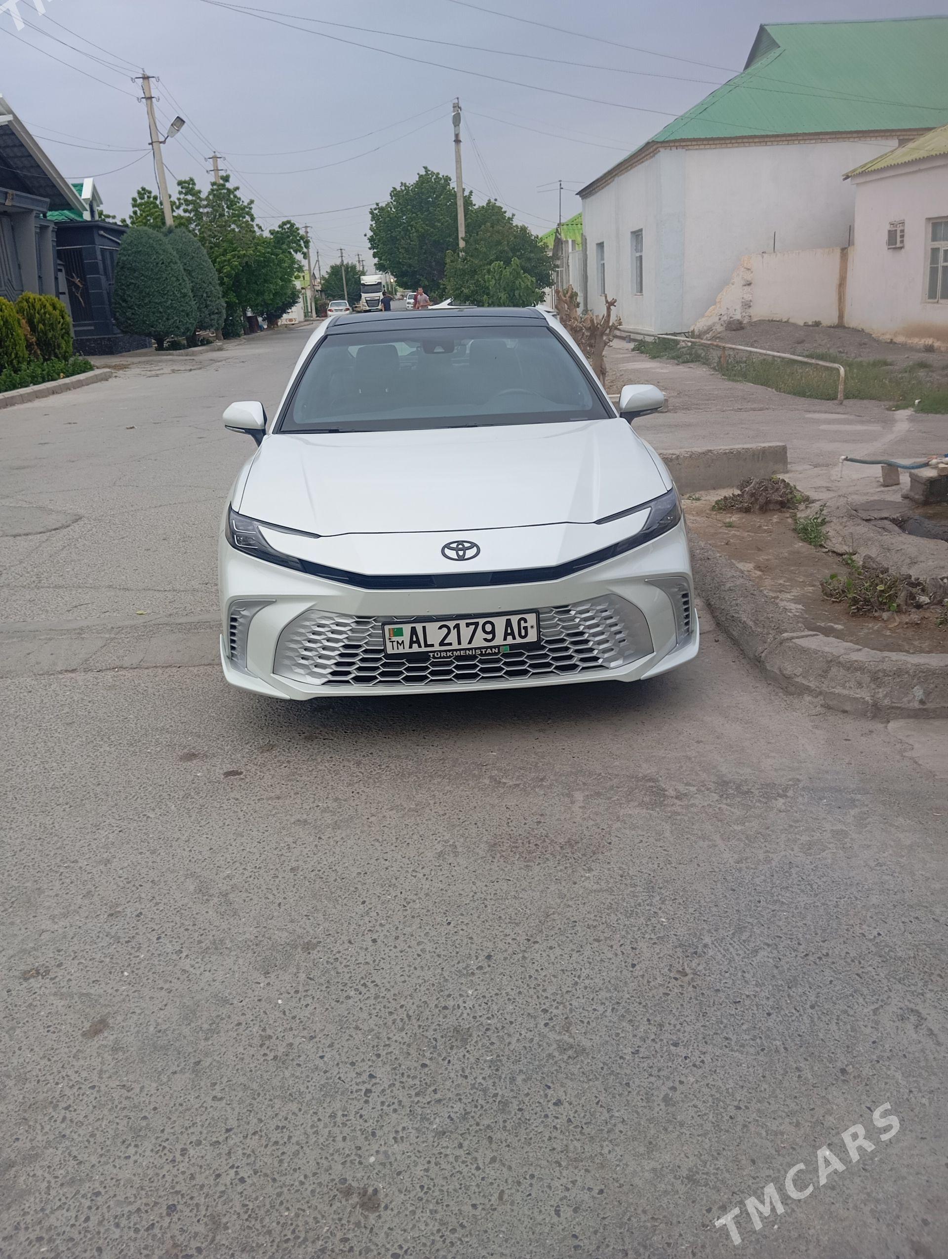 Toyota Camry 2024 - 528 000 TMT - Бузмеин - img 1