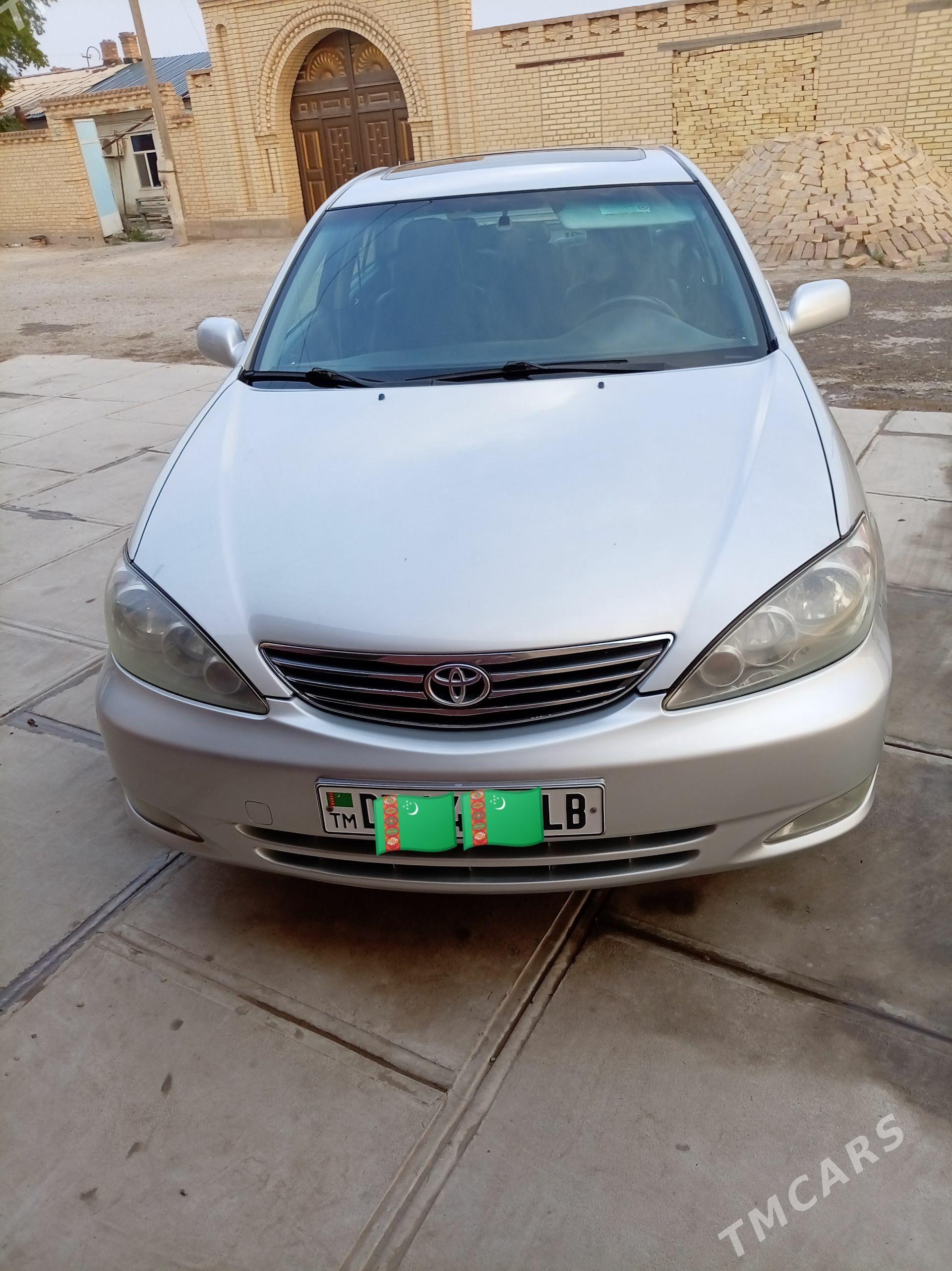 Toyota Camry 2003 - 250 000 TMT - Дянев - img 1
