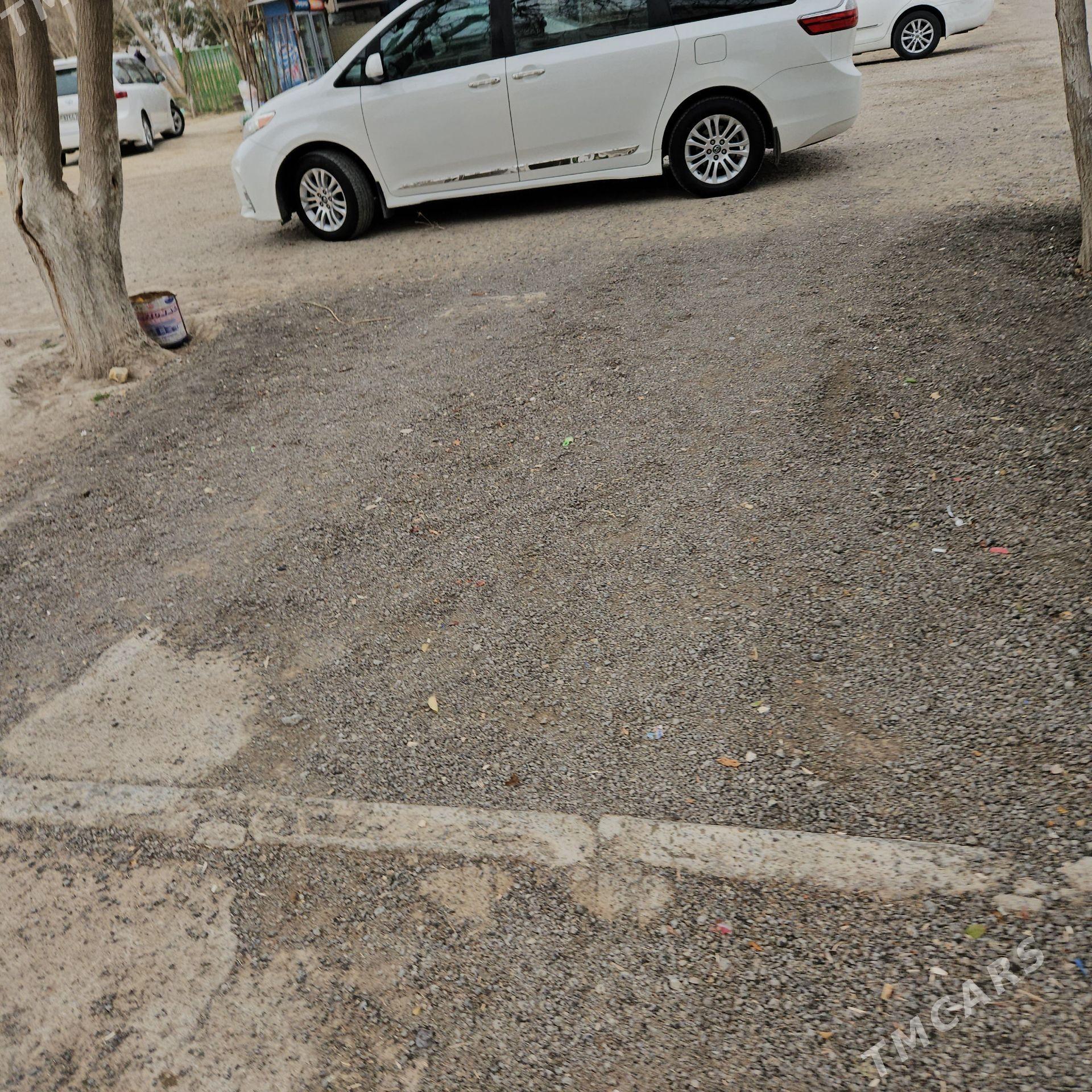 Toyota Sienna 2019 - 380 000 TMT - Änew - img 1