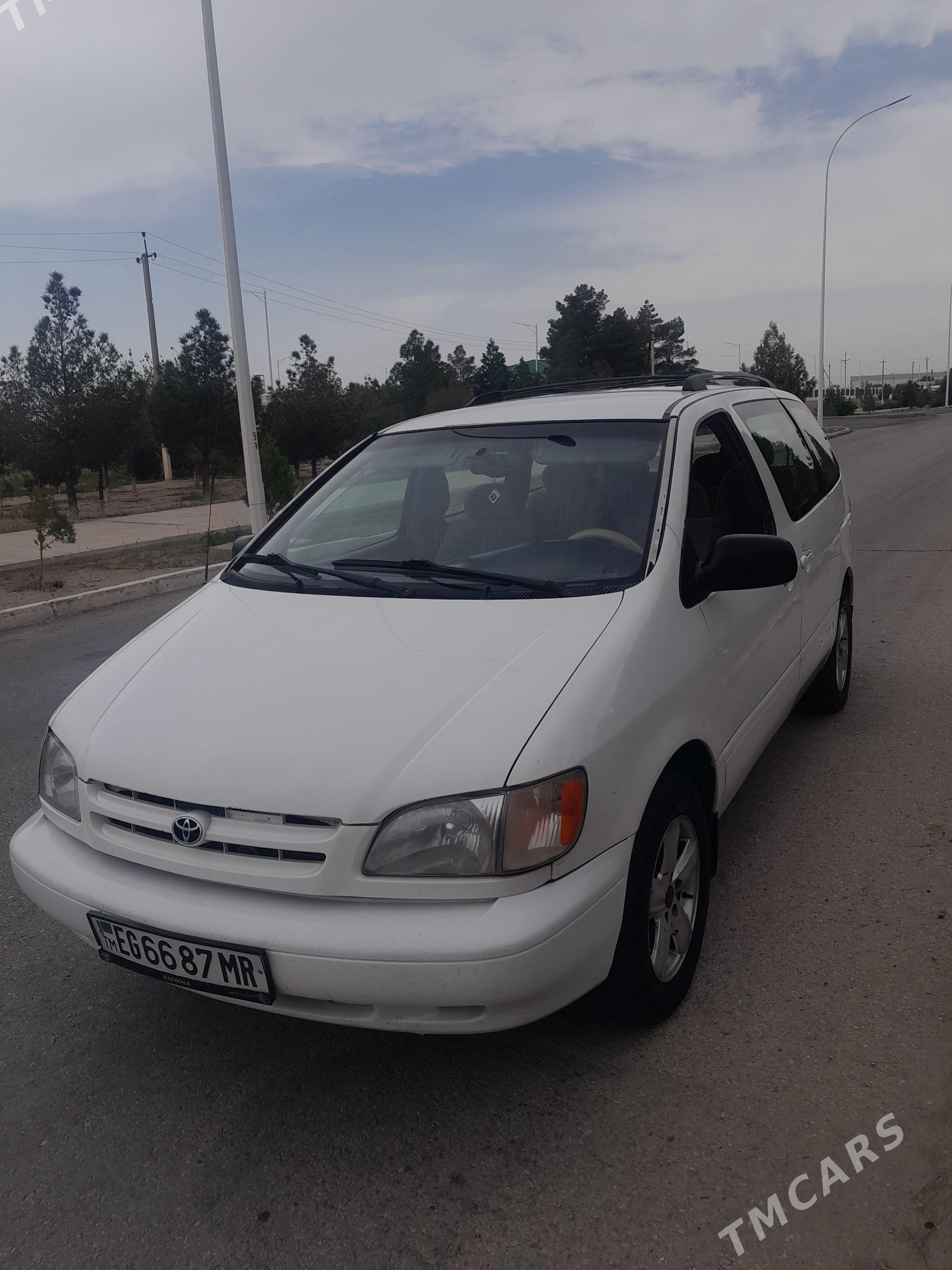 Toyota Sienna 2000 - 200 000 TMT - Балканабат - img 1