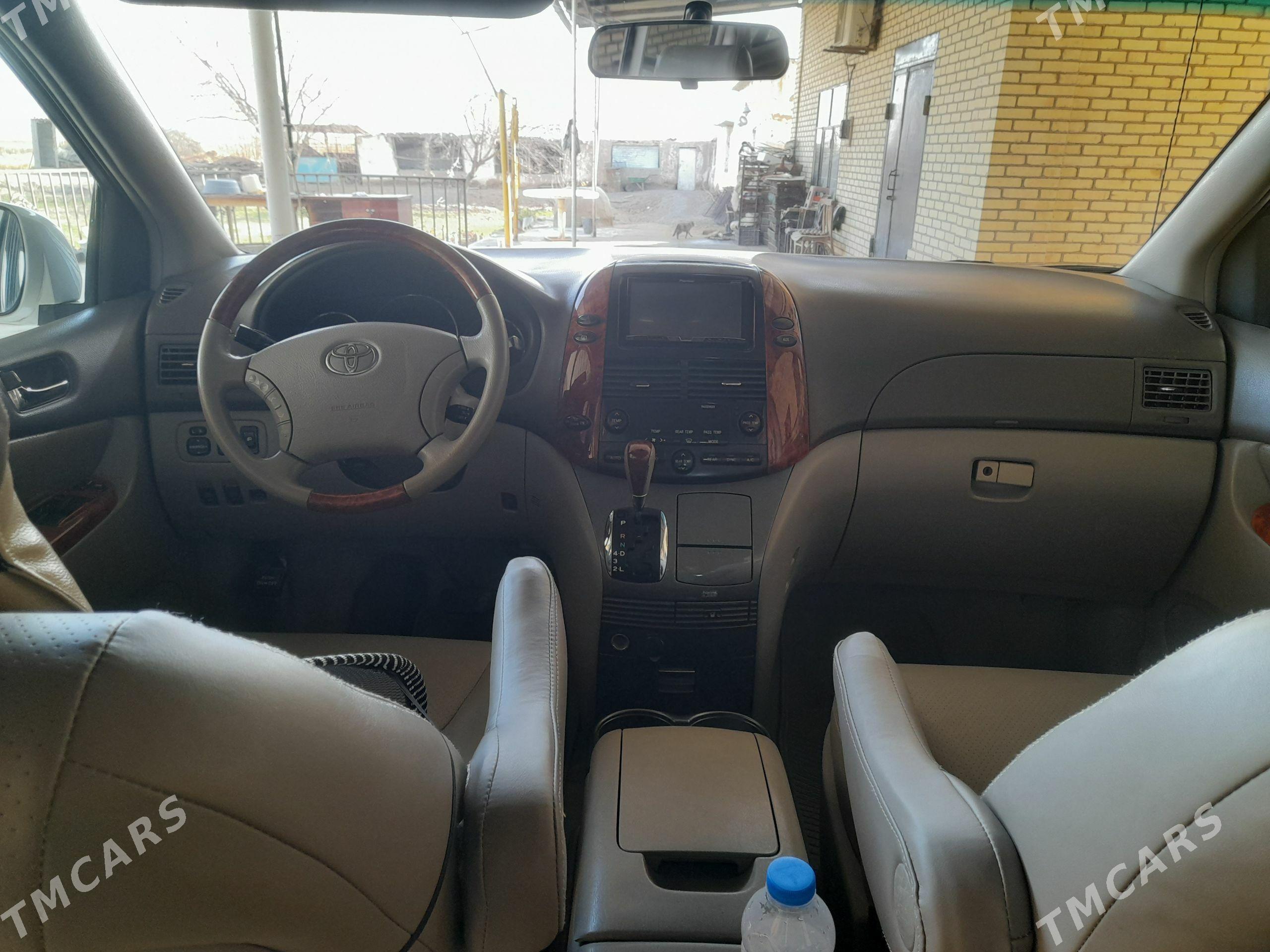 Toyota Sienna 2008 - 280 000 TMT - Мары - img 1