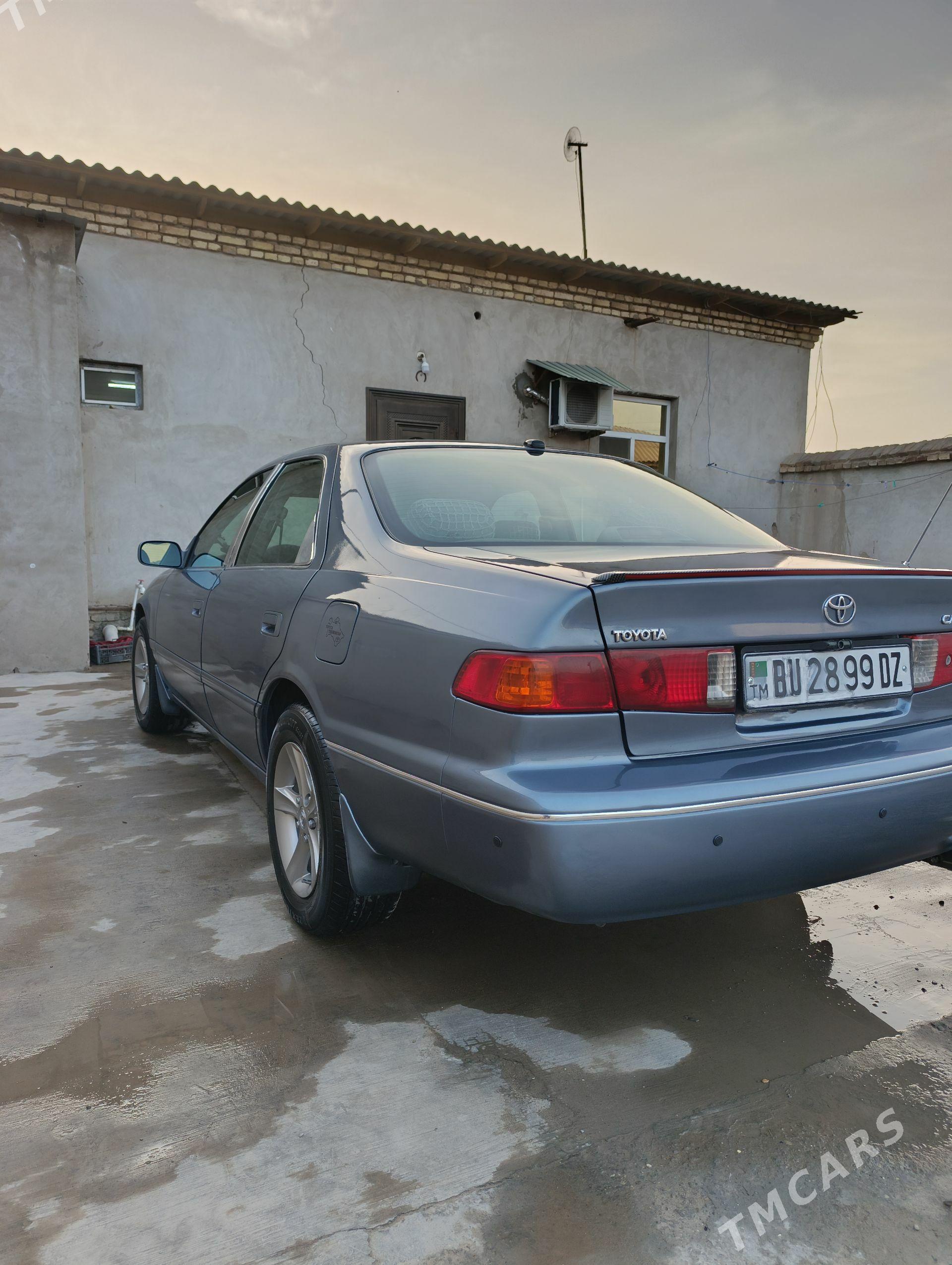 Toyota Camry 2000 - 200 000 TMT - Дашогуз - img 1