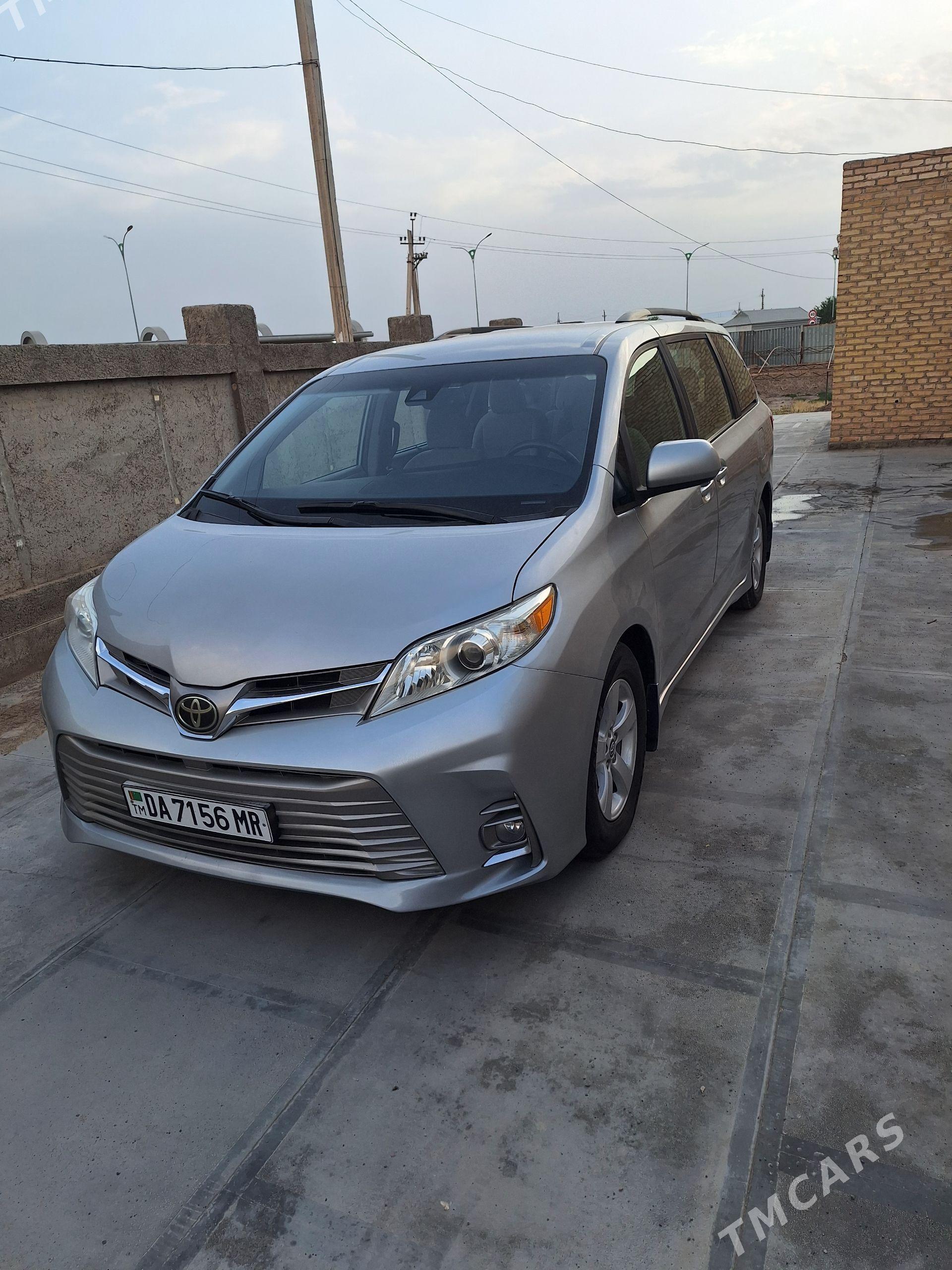 Toyota Sienna 2019 - 440 000 TMT - Murgap - img 1