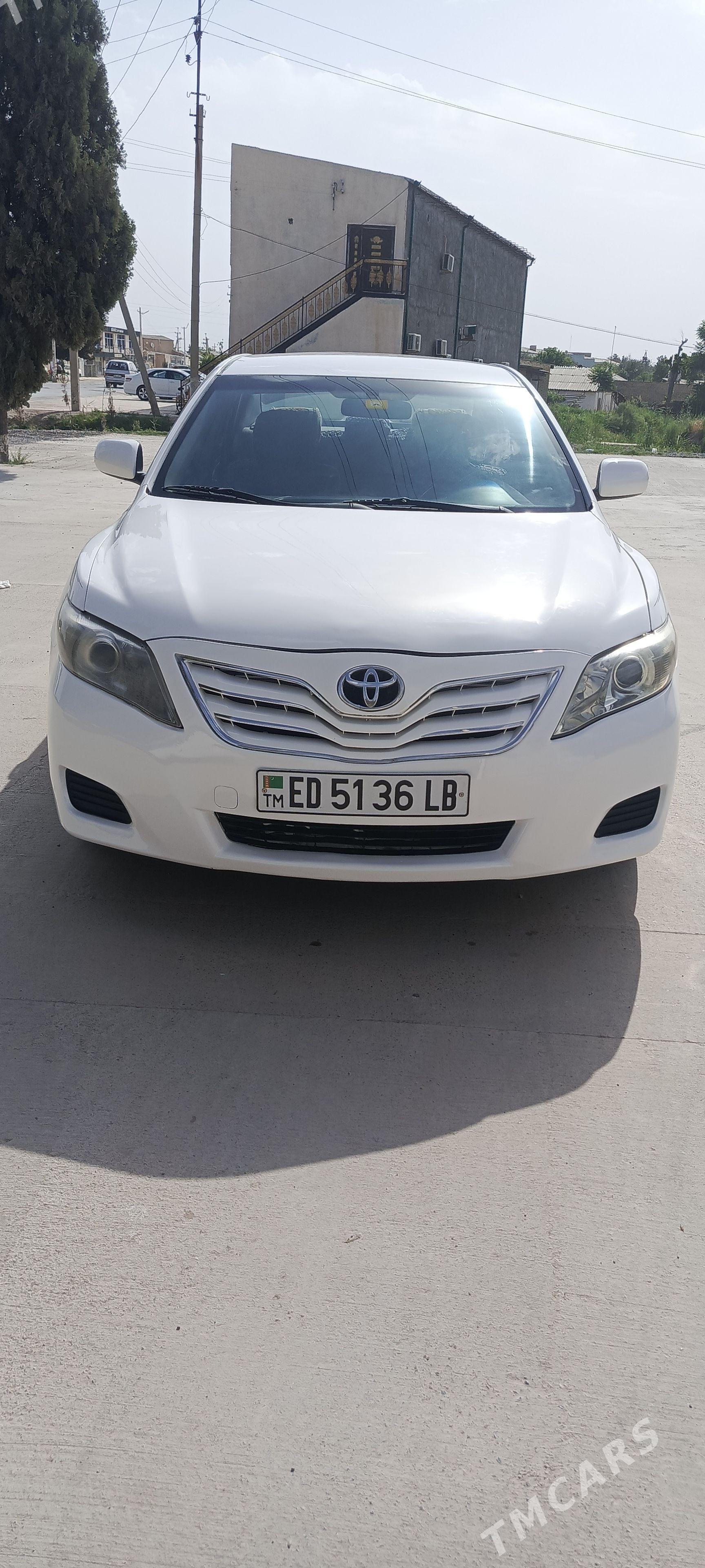 Toyota Camry 2010 - 160 000 TMT - Халач - img 1