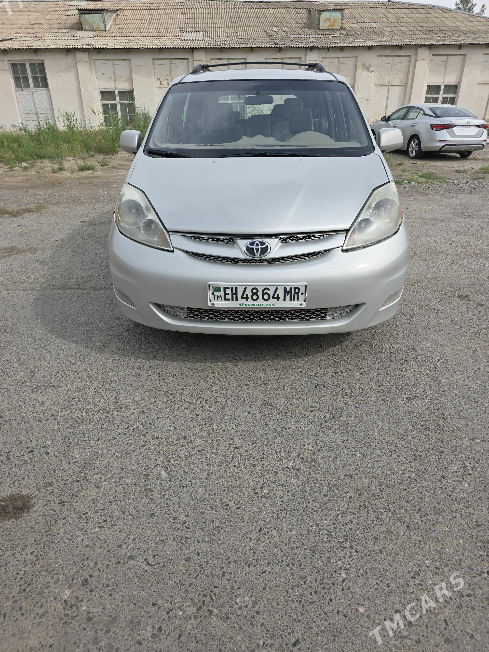Toyota Sienna 2008 - 220 000 TMT - Мары - img 1
