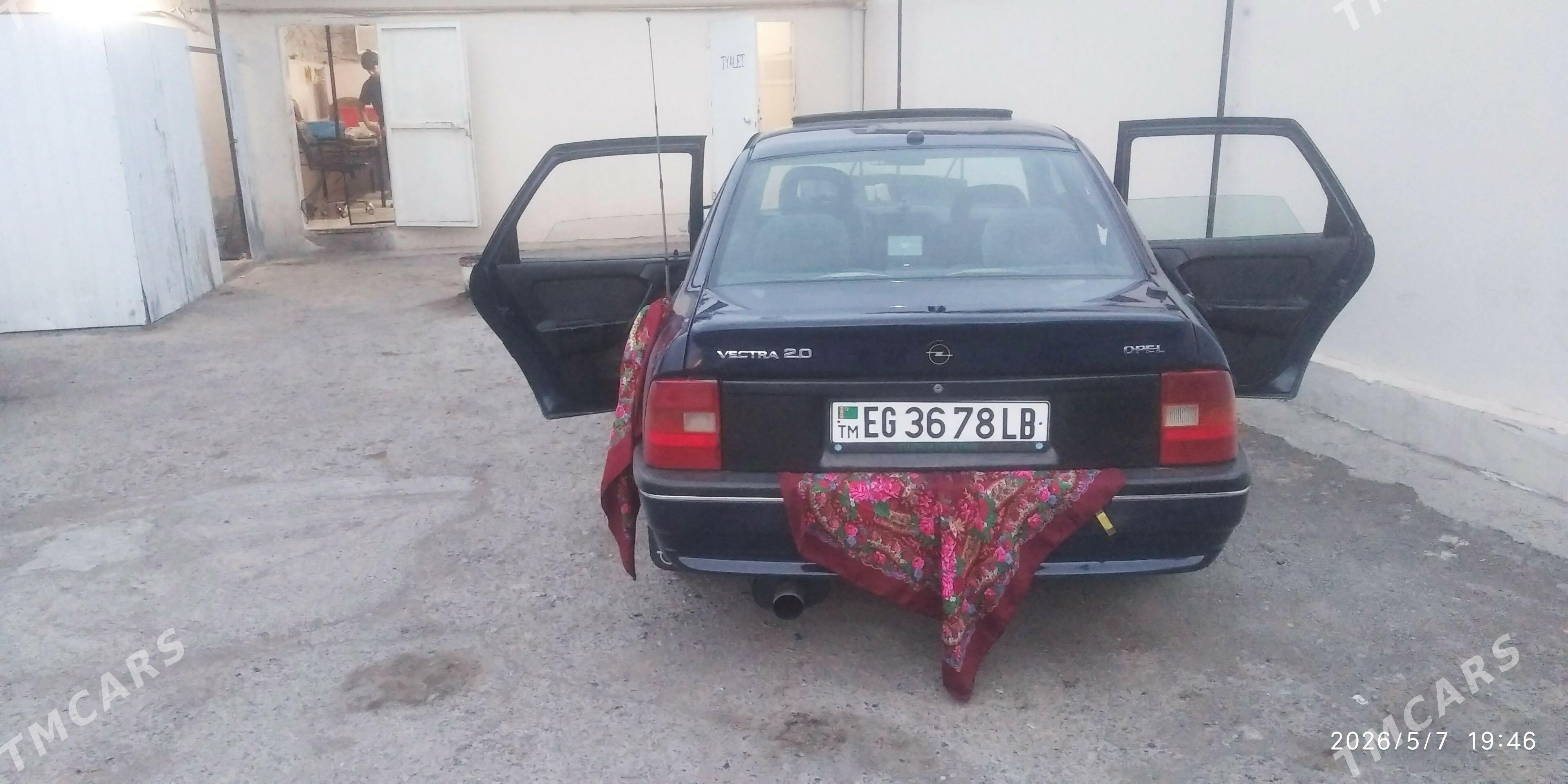 Opel Vectra 1989 - 50 000 TMT - Sakar - img 1