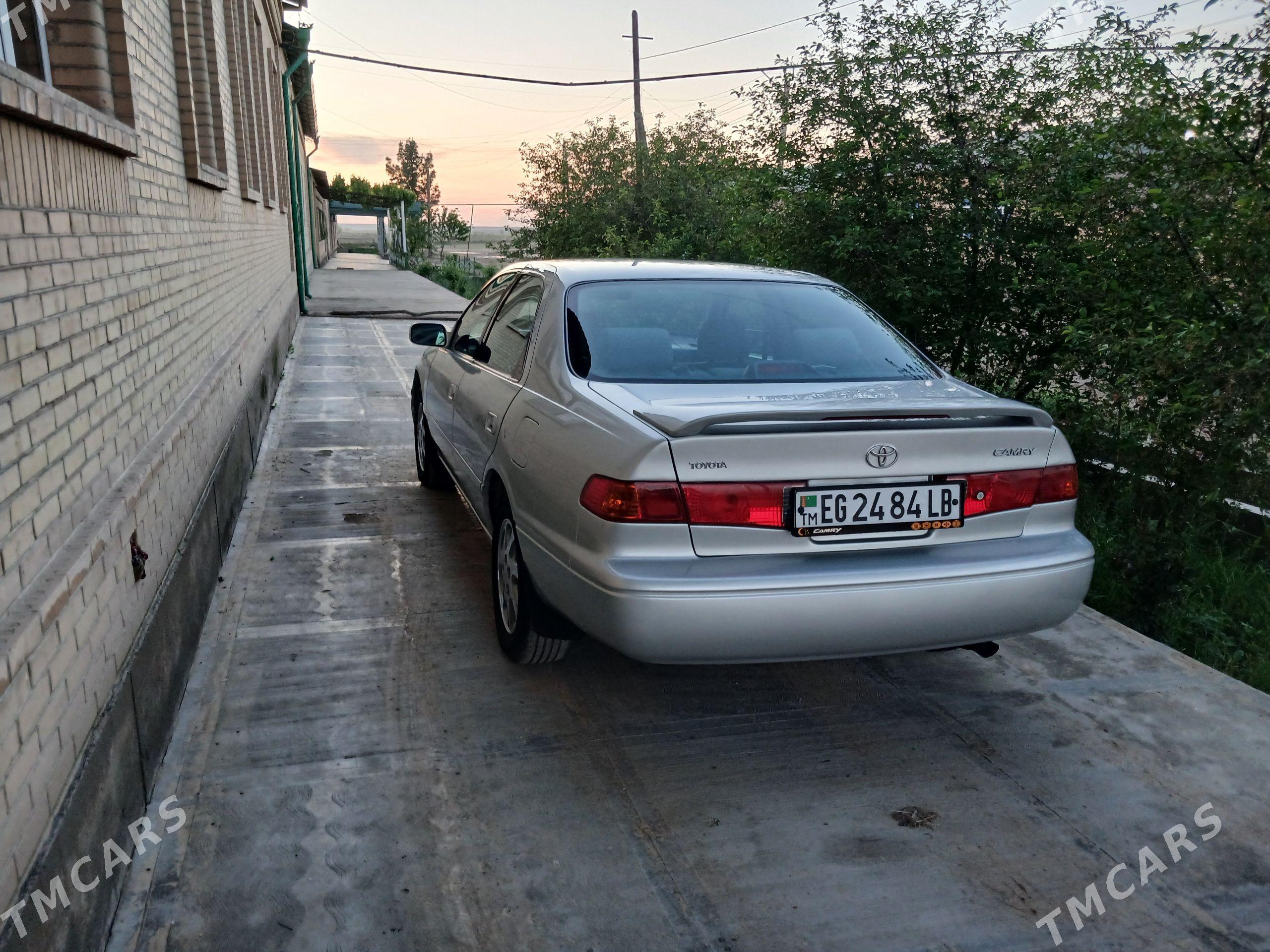 Toyota Camry 2001 - 173 000 TMT - Саят - img 1