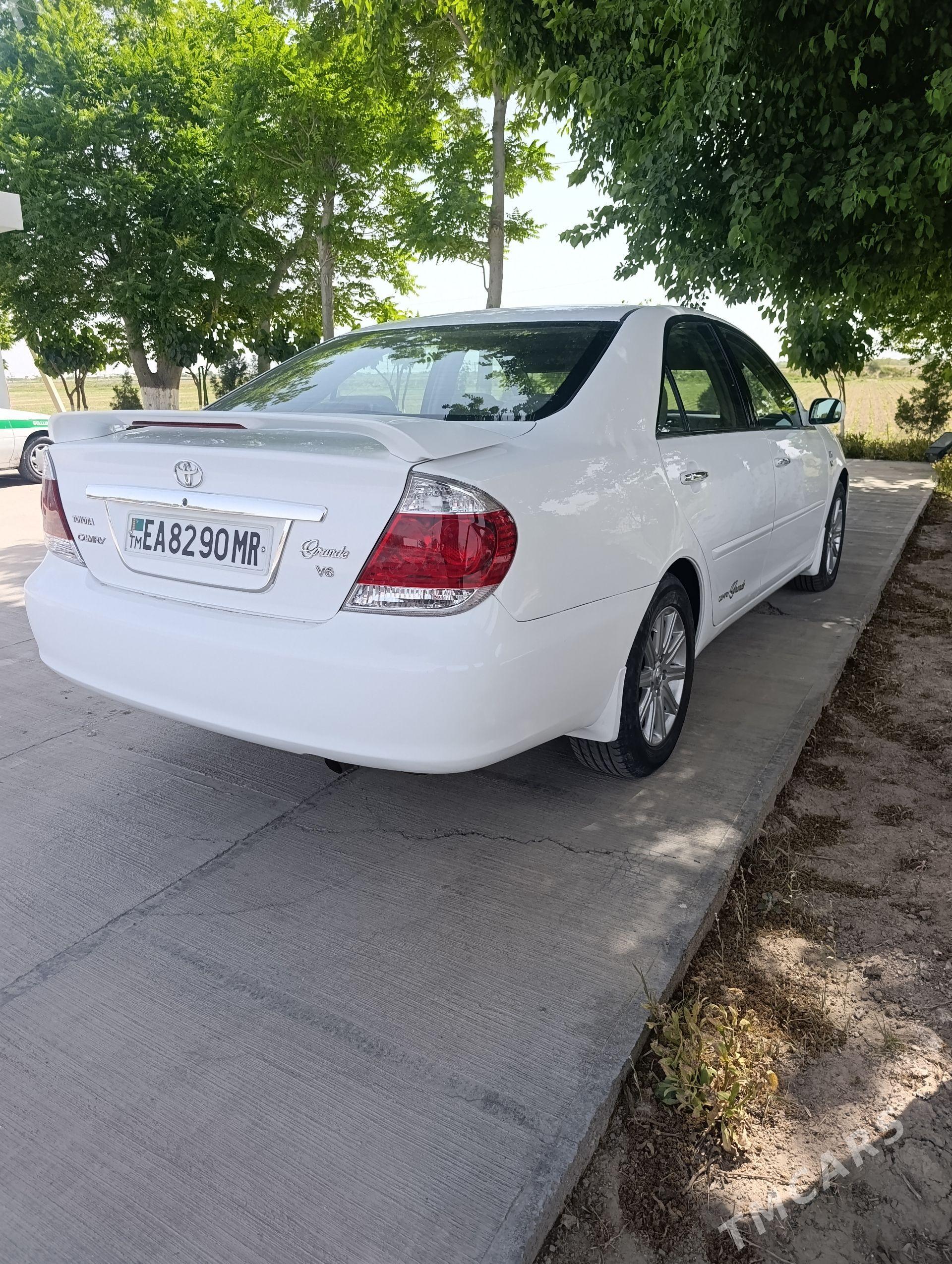 Toyota Camry 2004 - 180 000 TMT - Мары - img 1