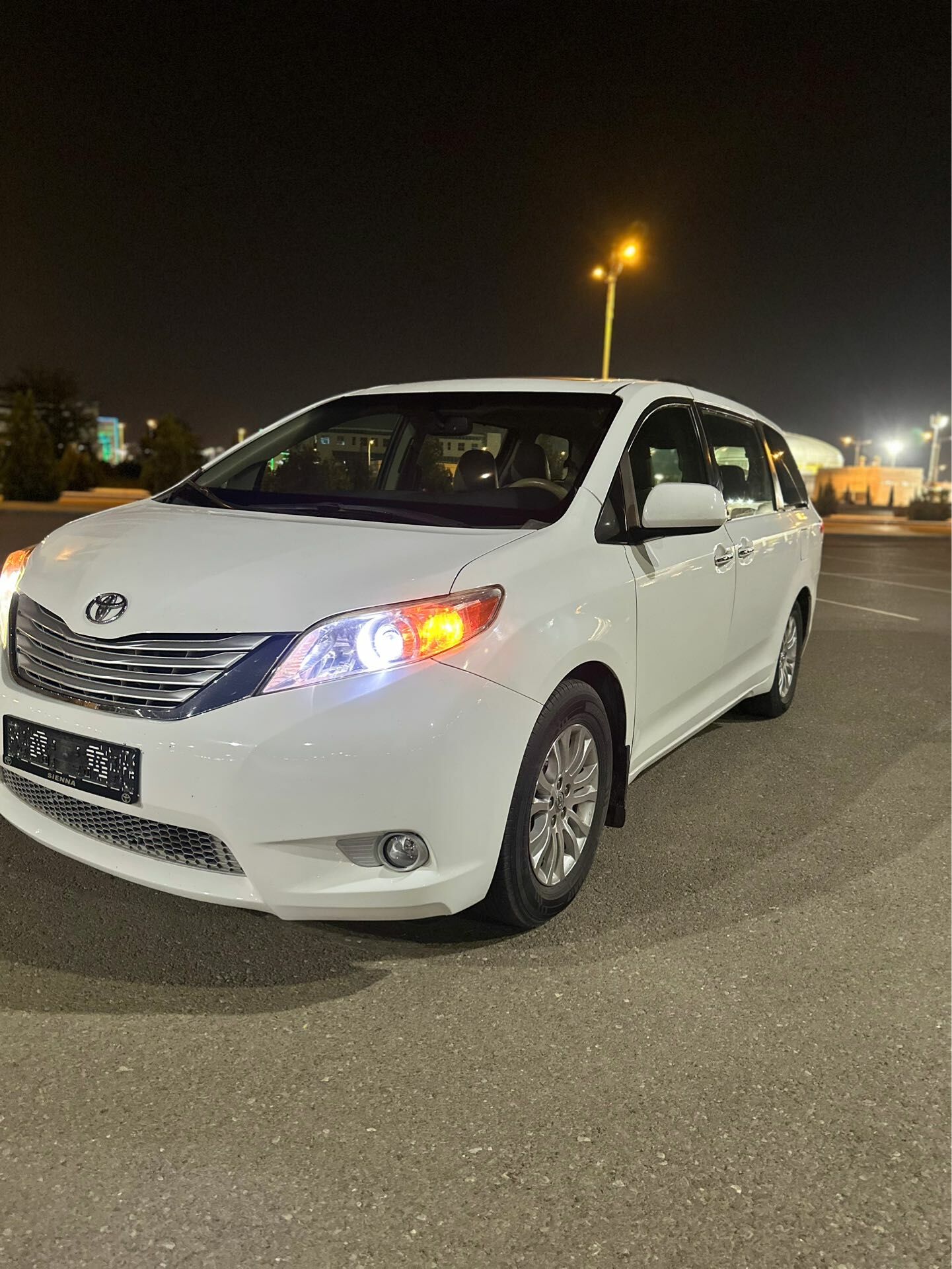 Toyota Sienna 2011 - 315 000 TMT - Хитровка - img 1