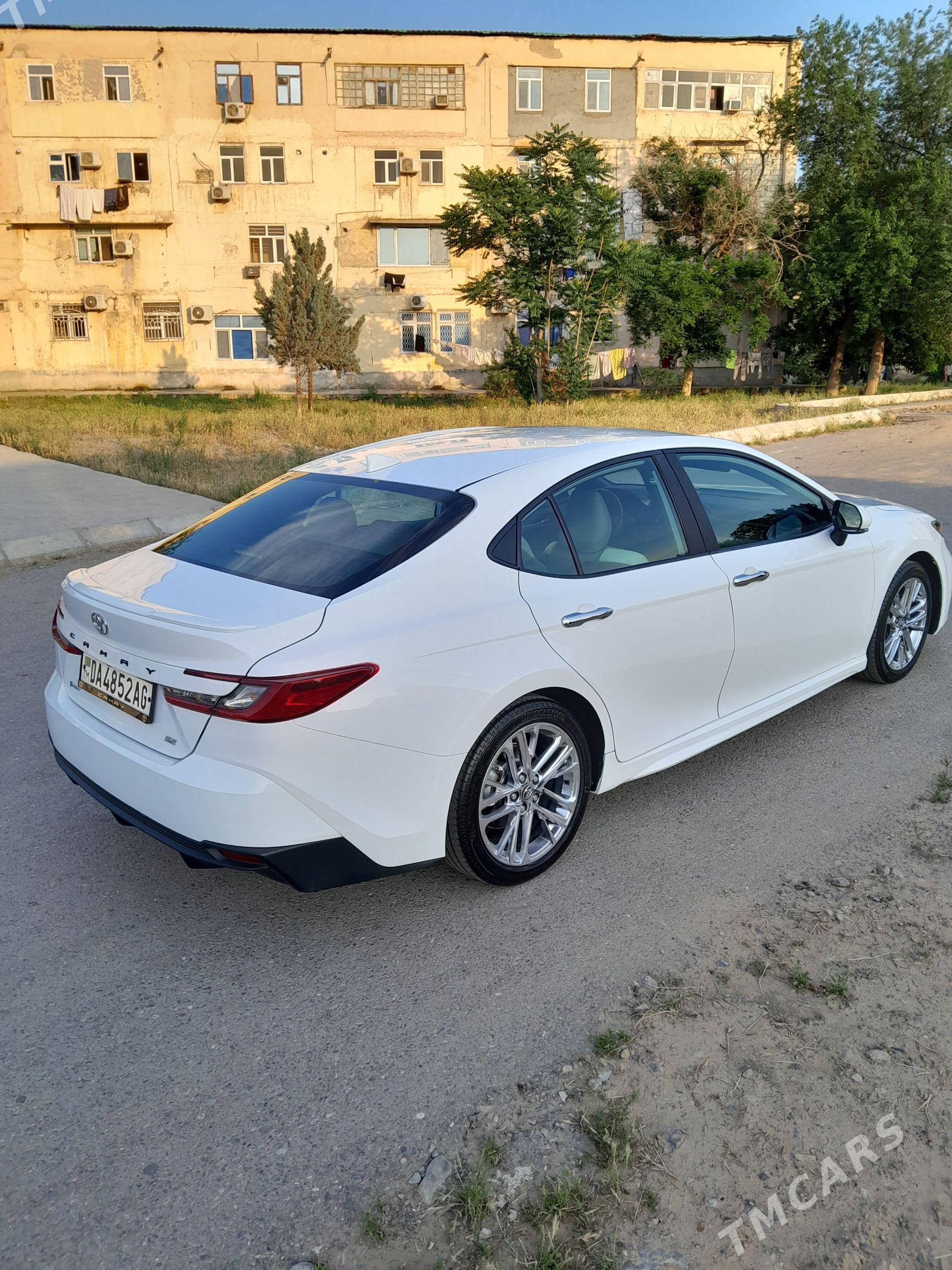 Toyota Camry 2025 - 420 000 TMT - 9 мкр - img 1
