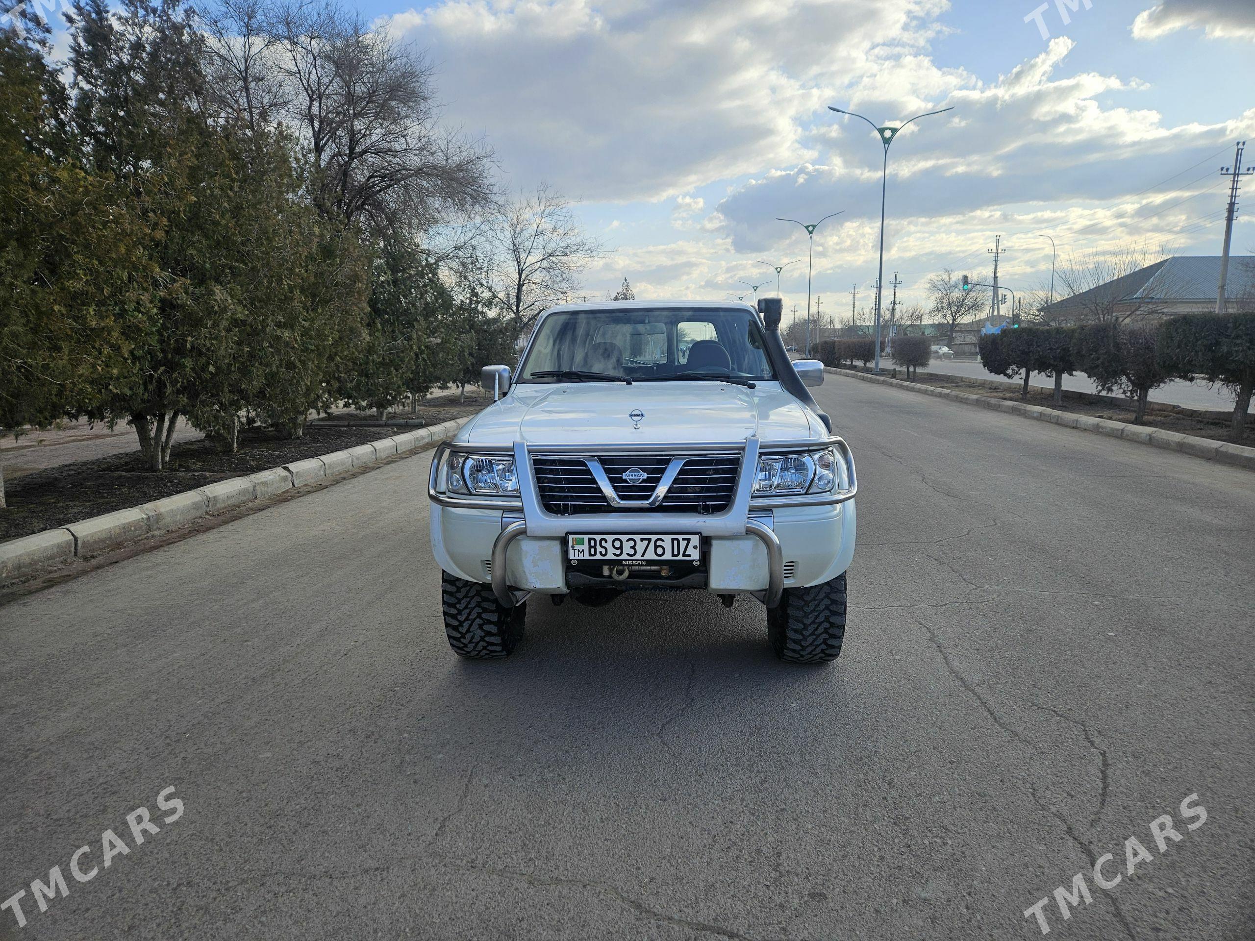 Nissan Patrol 2000 - 185 000 TMT - Köneürgenç - img 1