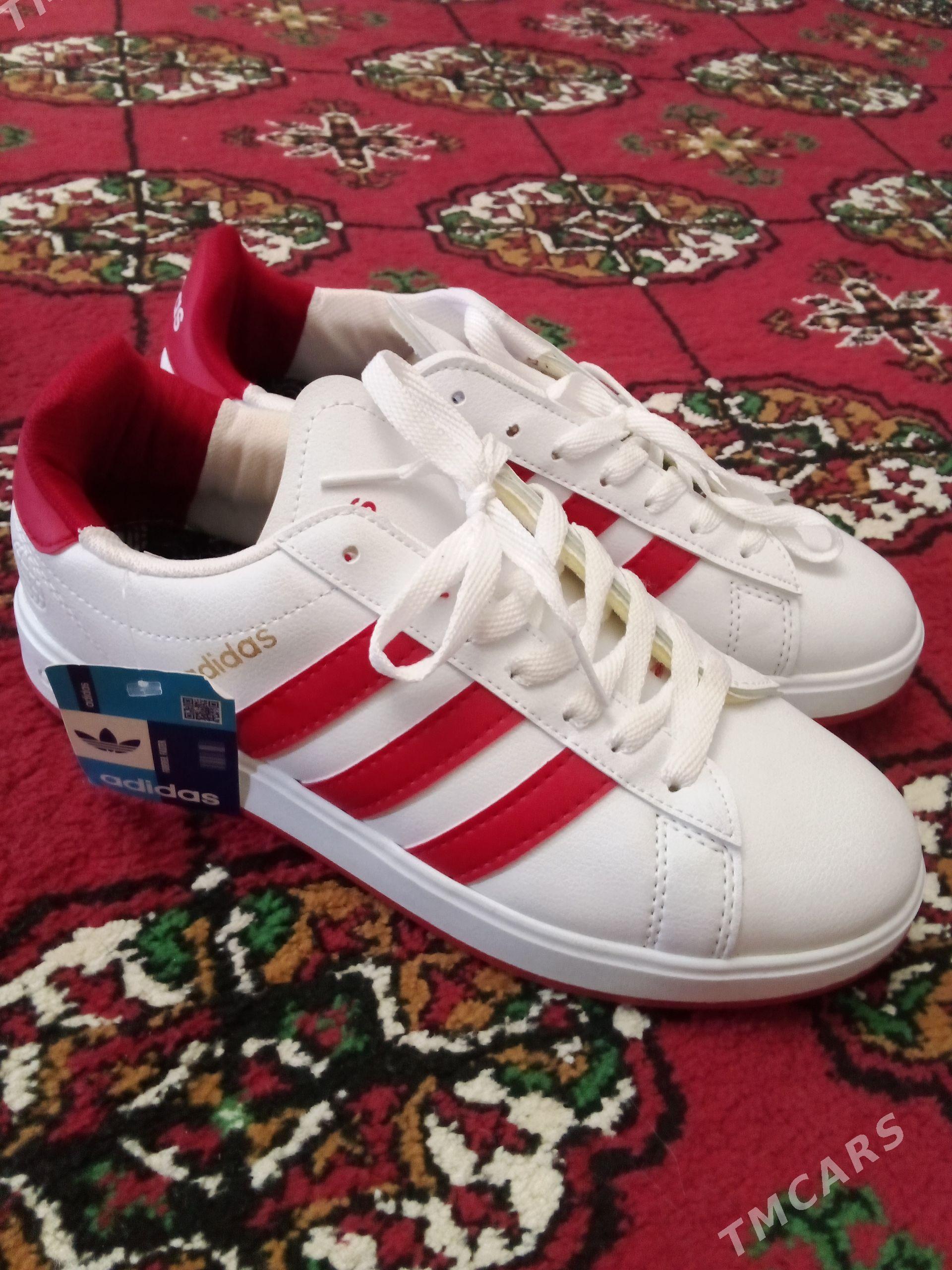adidas krasofka 41 razmer taze - Туркменбаши - img 1