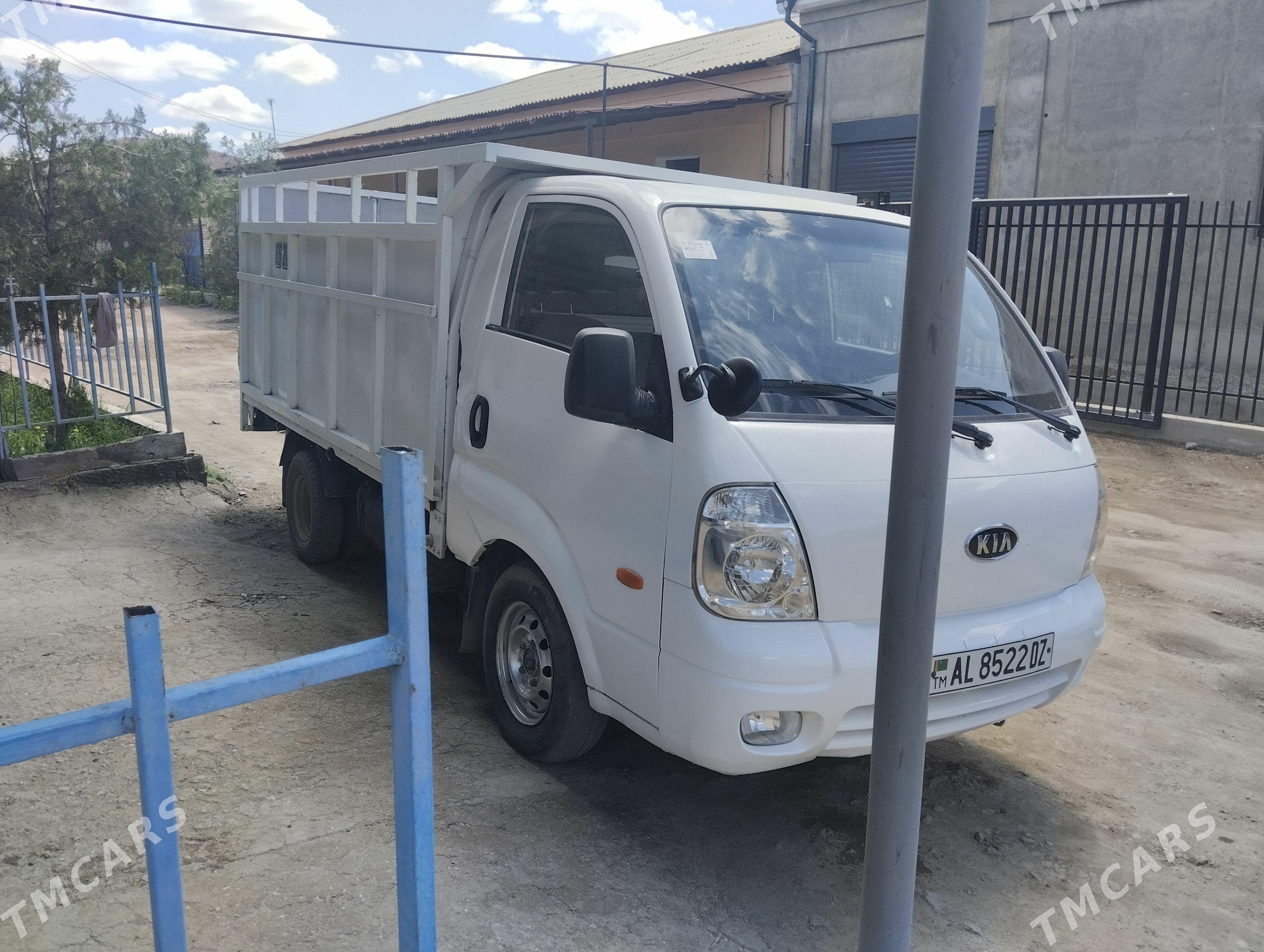 Kia Bongo 2005 - 135 000 TMT - Дашогуз - img 1