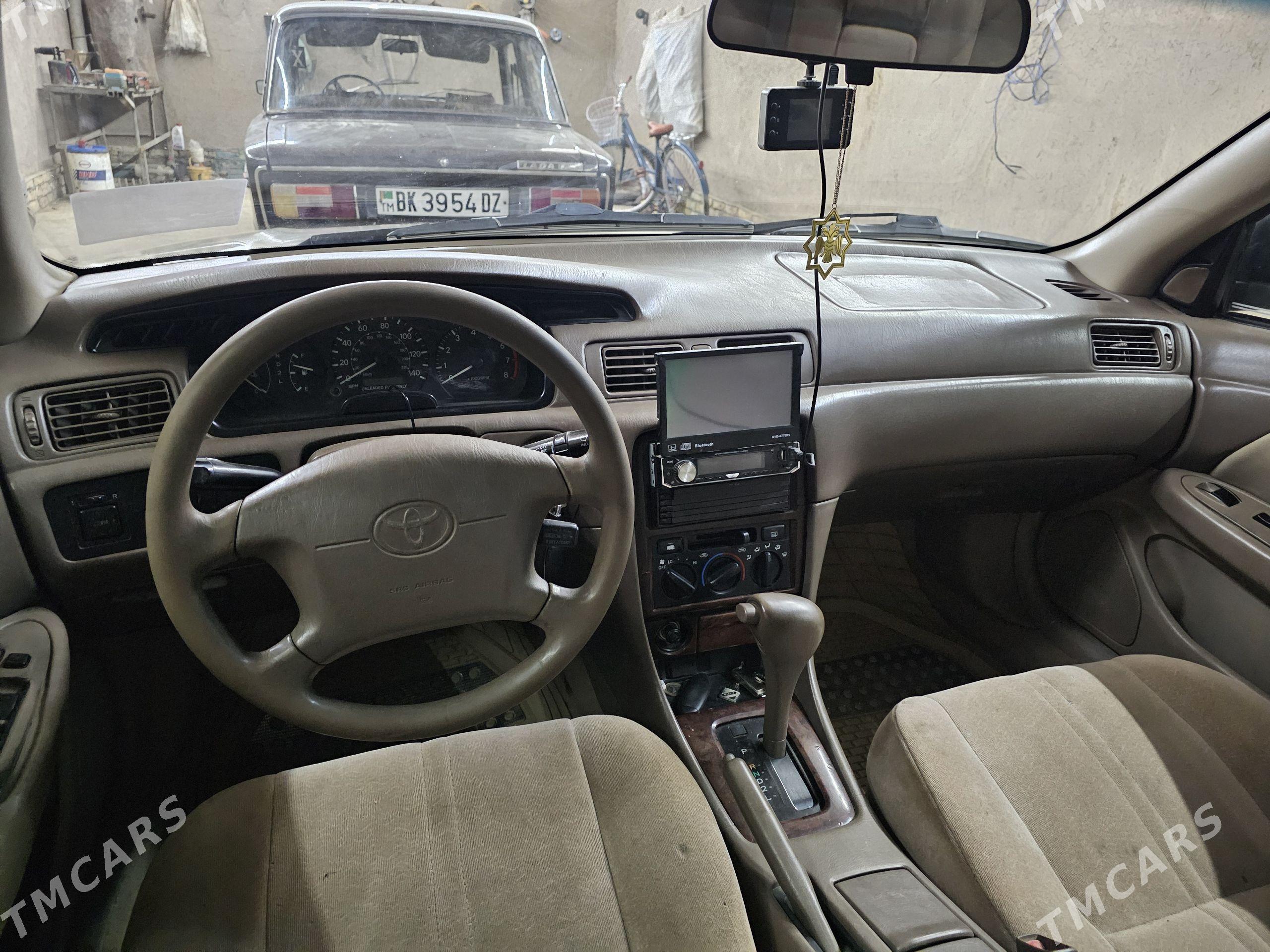 Toyota Camry 1997 - 160 000 TMT - Гурбансолтан Едже - img 1