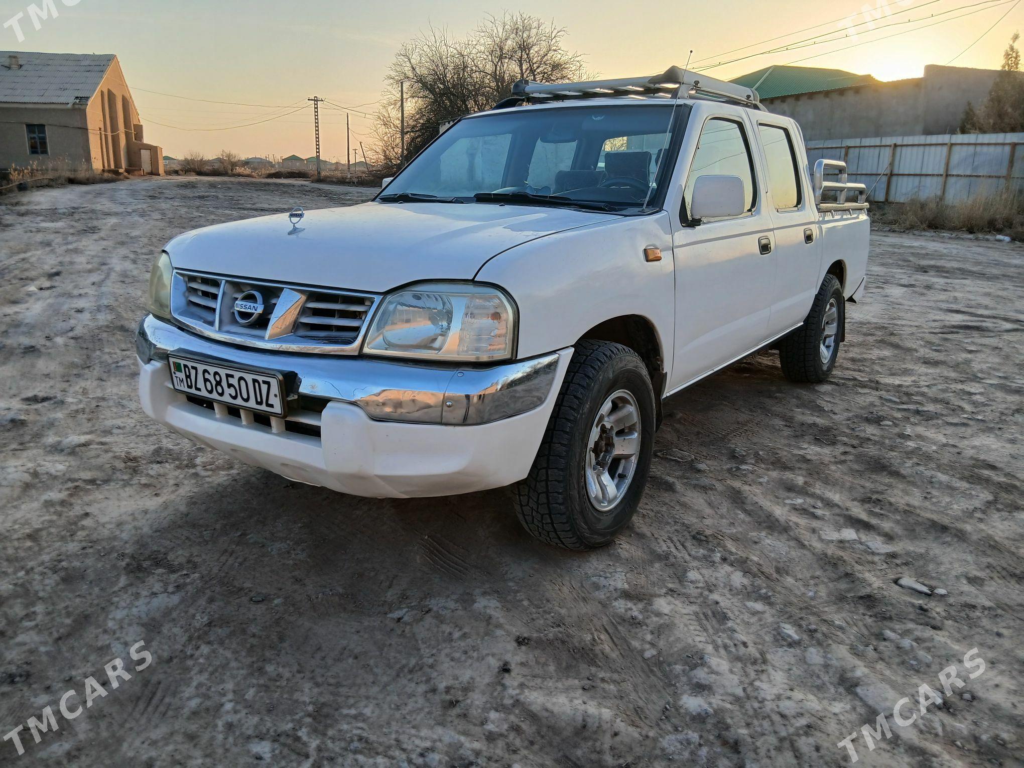 Nissan Navara 2010 - 140 000 TMT - Гороглы (Тагта) - img 1