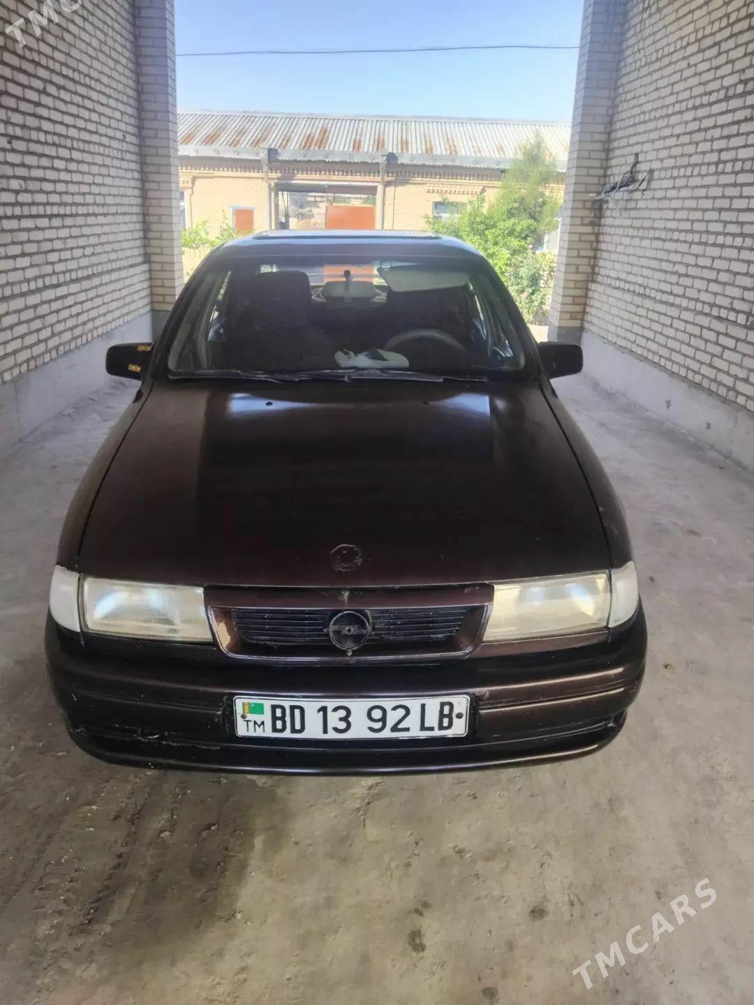 Opel Vectra 1992 - 35 000 TMT - Dänew - img 1