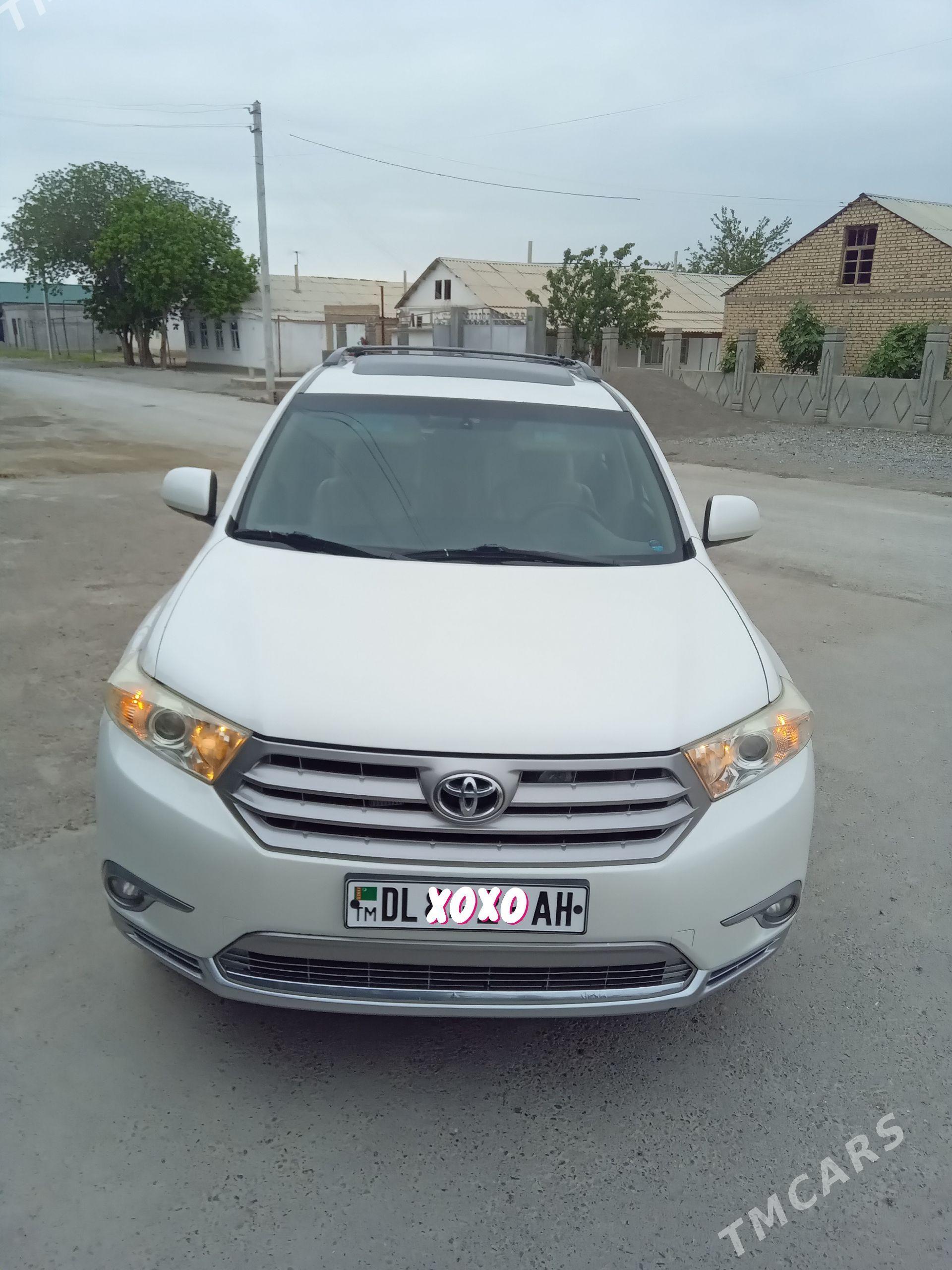 Toyota Highlander 2011 - 410 000 TMT - Гёкдепе - img 1