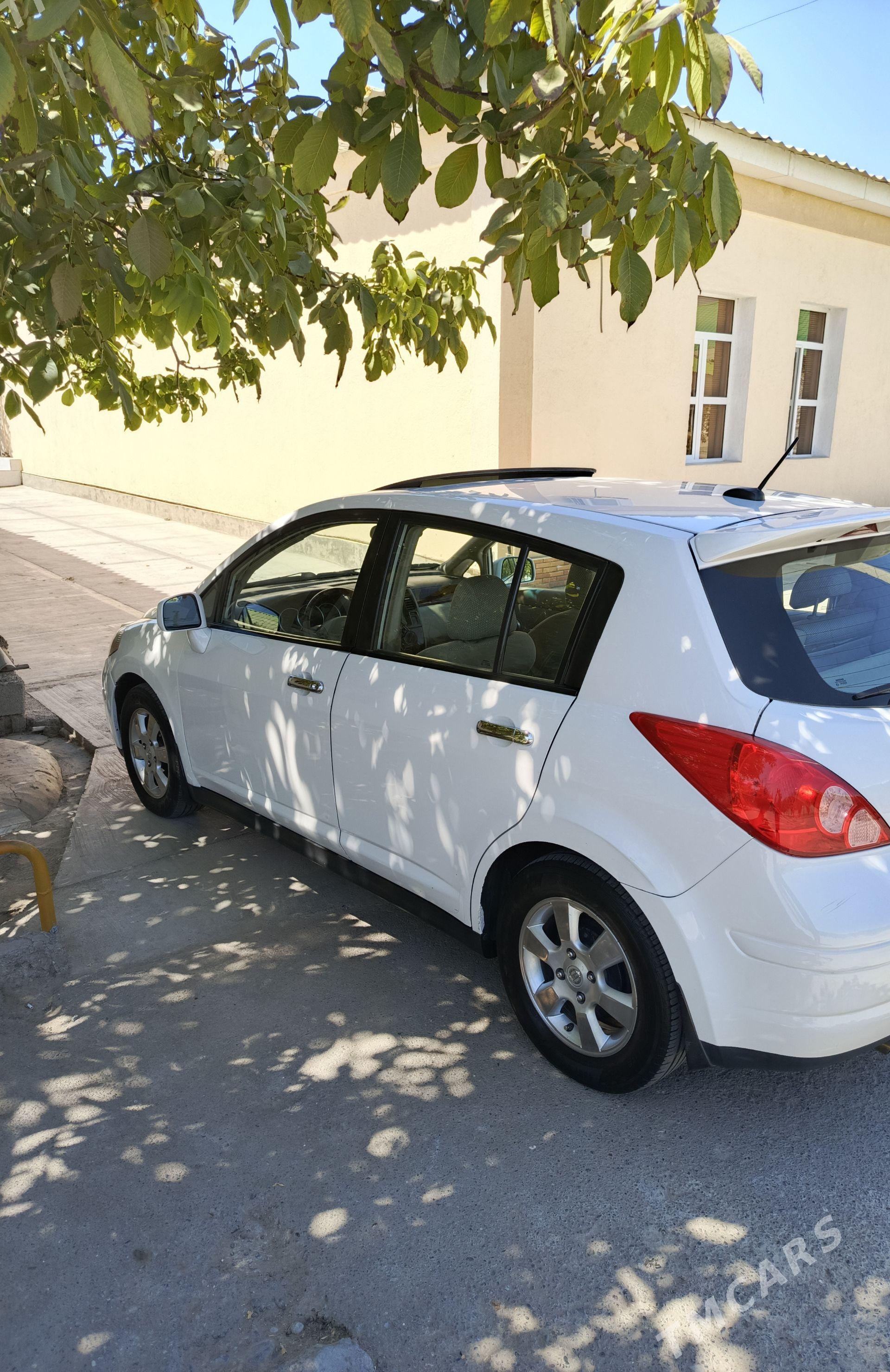 Nissan Versa 2006 - 140 000 TMT - Büzmeýin - img 1