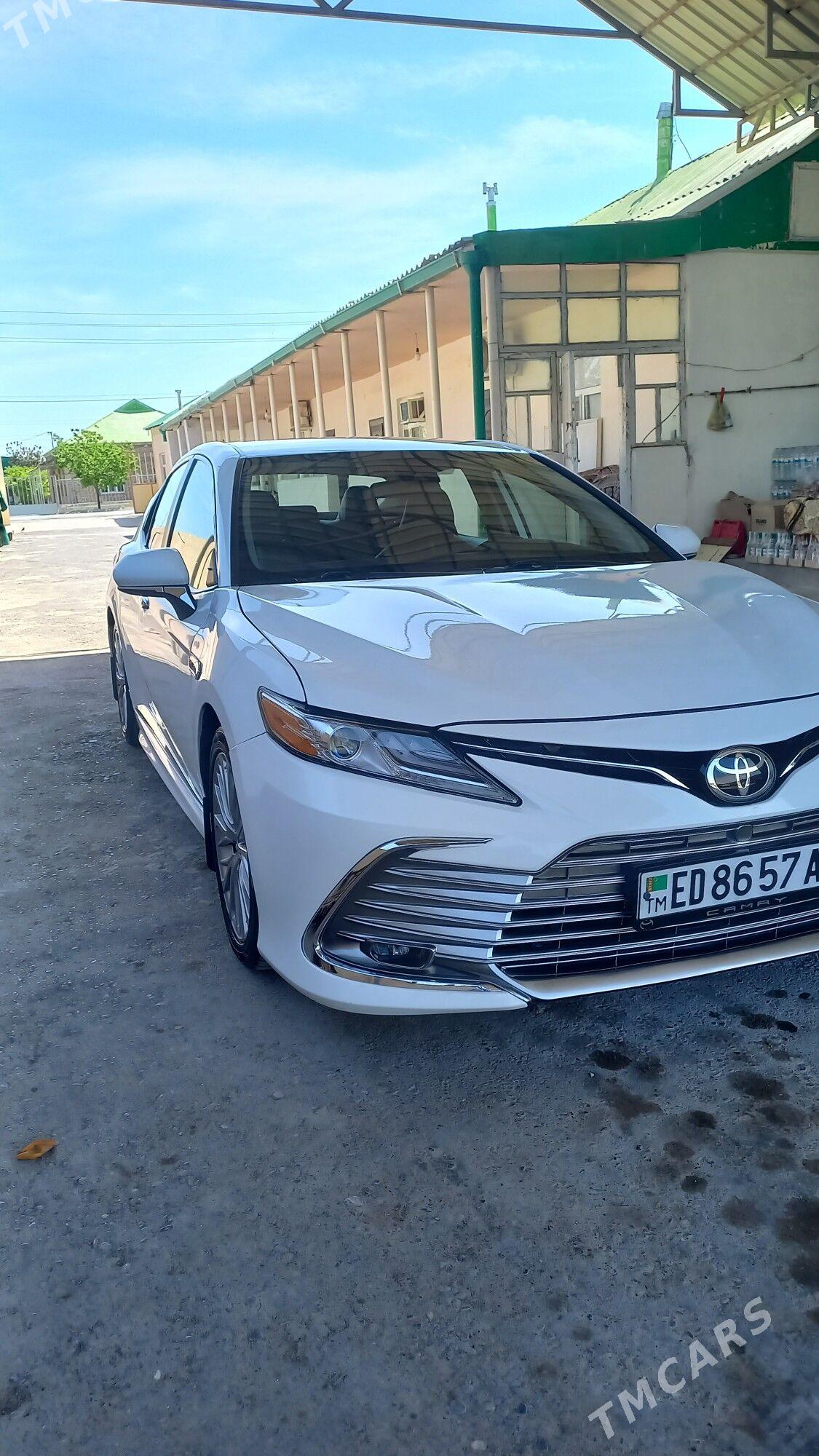 Toyota Camry 2020 - 325 000 TMT - Бузмеин - img 1