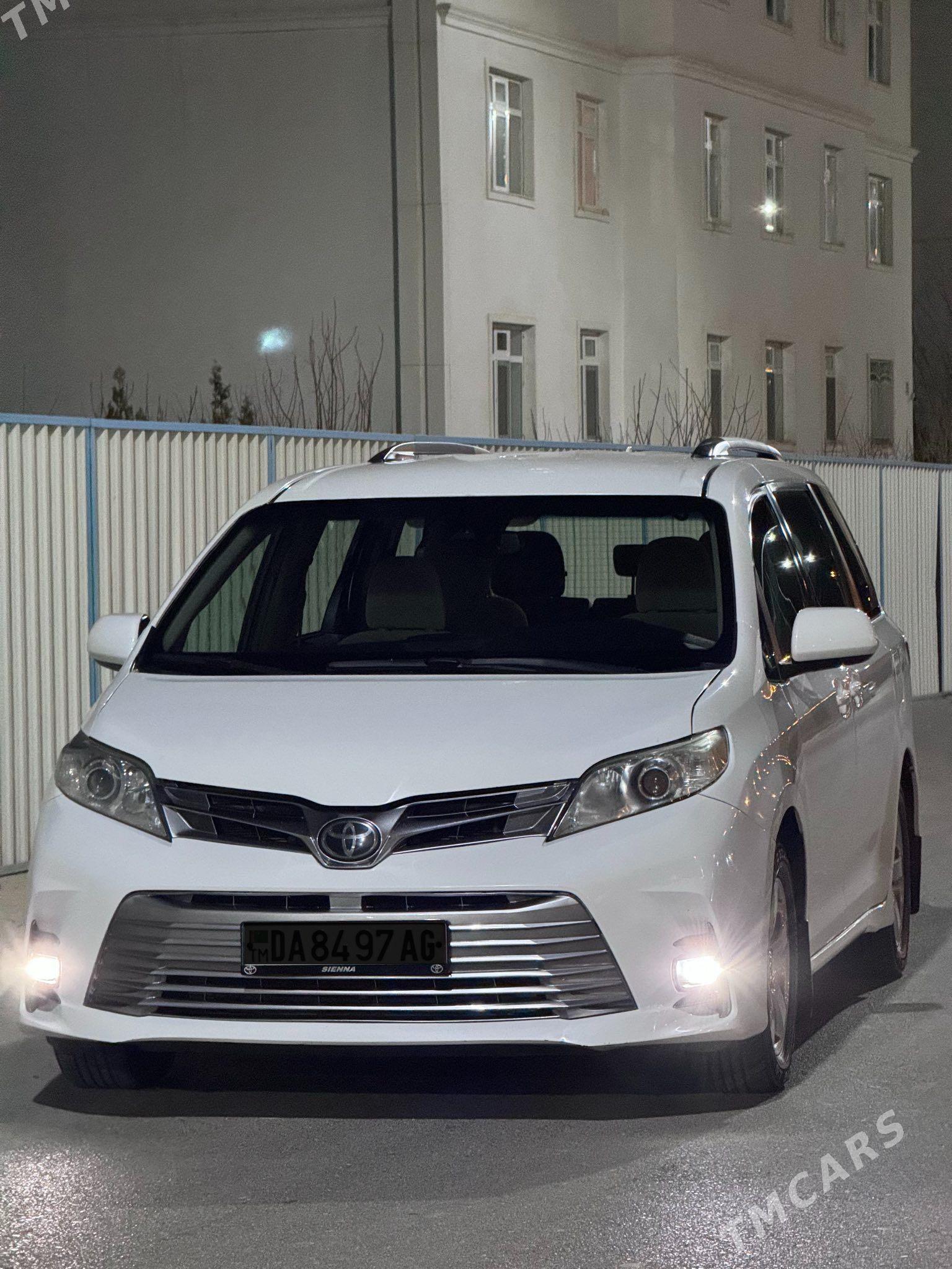 Toyota Sienna 2018 - 450 000 TMT - Aşgabat - img 1