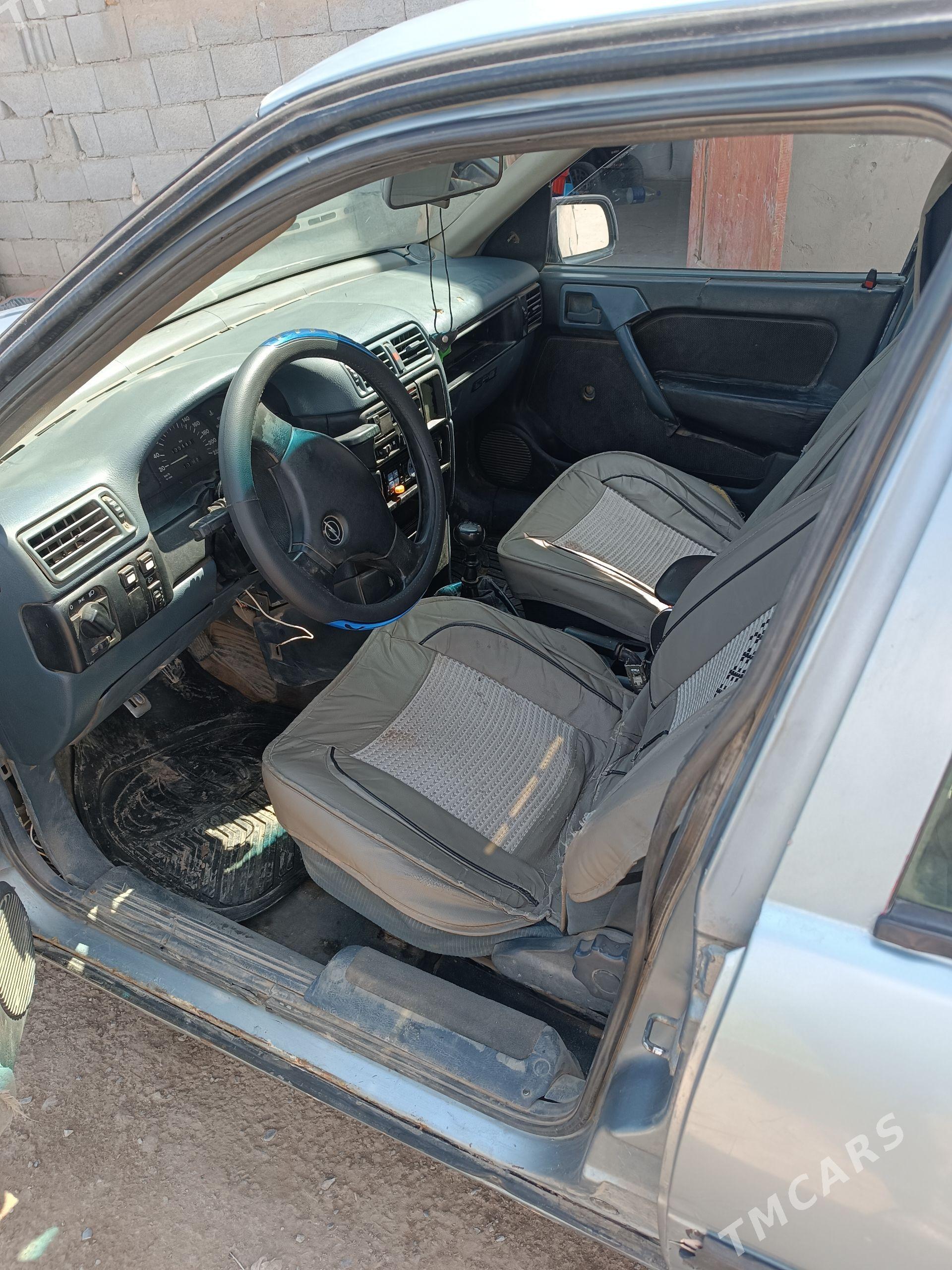 Opel Vectra 1991 - 25 000 TMT - Шабатский этрап - img 1