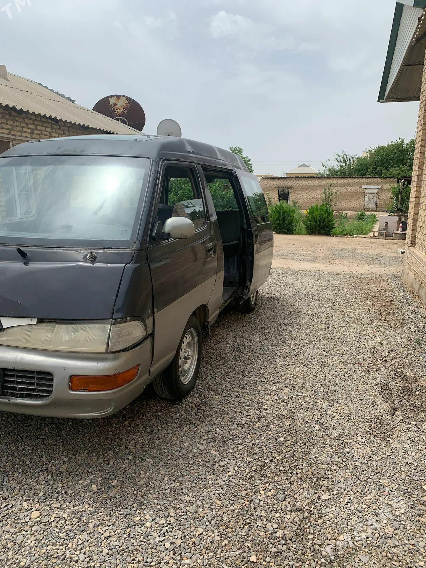 Toyota Town Ace 1995 - 30 000 TMT - Mary - img 1