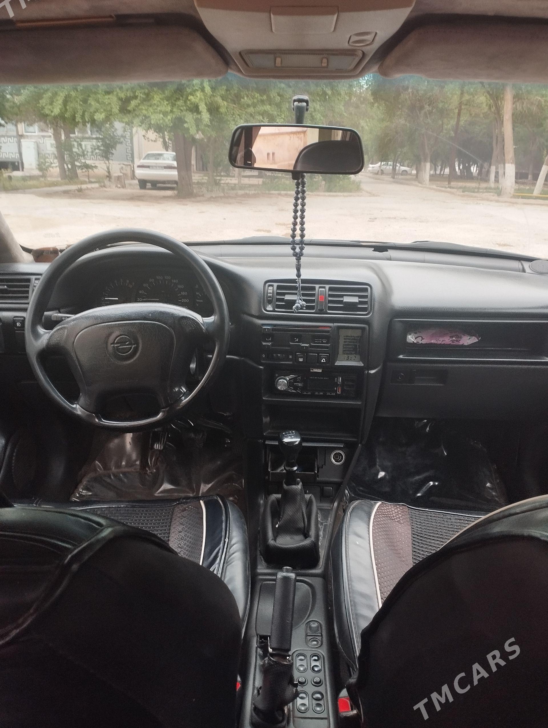 Opel Vectra 1994 - 50 000 TMT - Мары - img 1