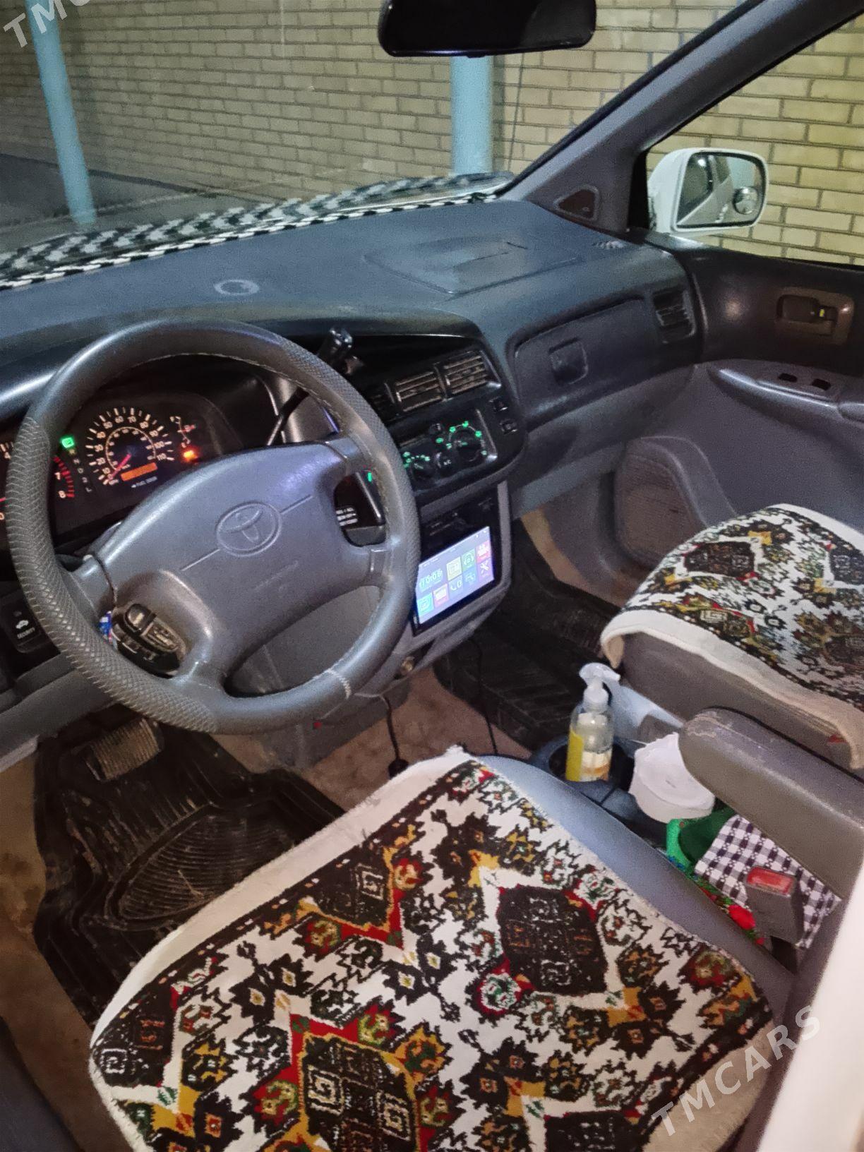 Toyota Sienna 1999 - 170 000 TMT - Мургап - img 1