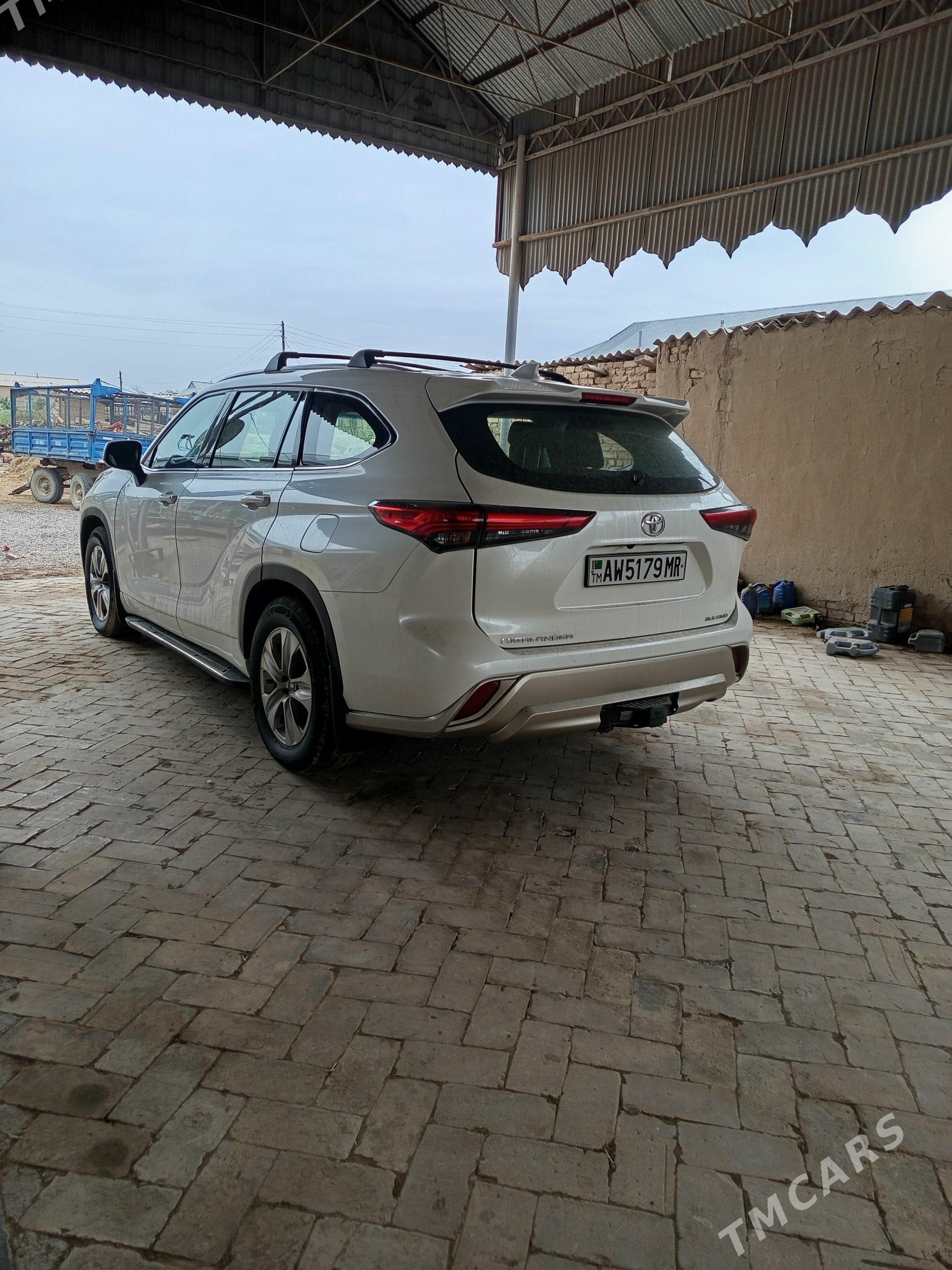 Toyota Highlander 2022 - 600 000 TMT - Baýramaly - img 1