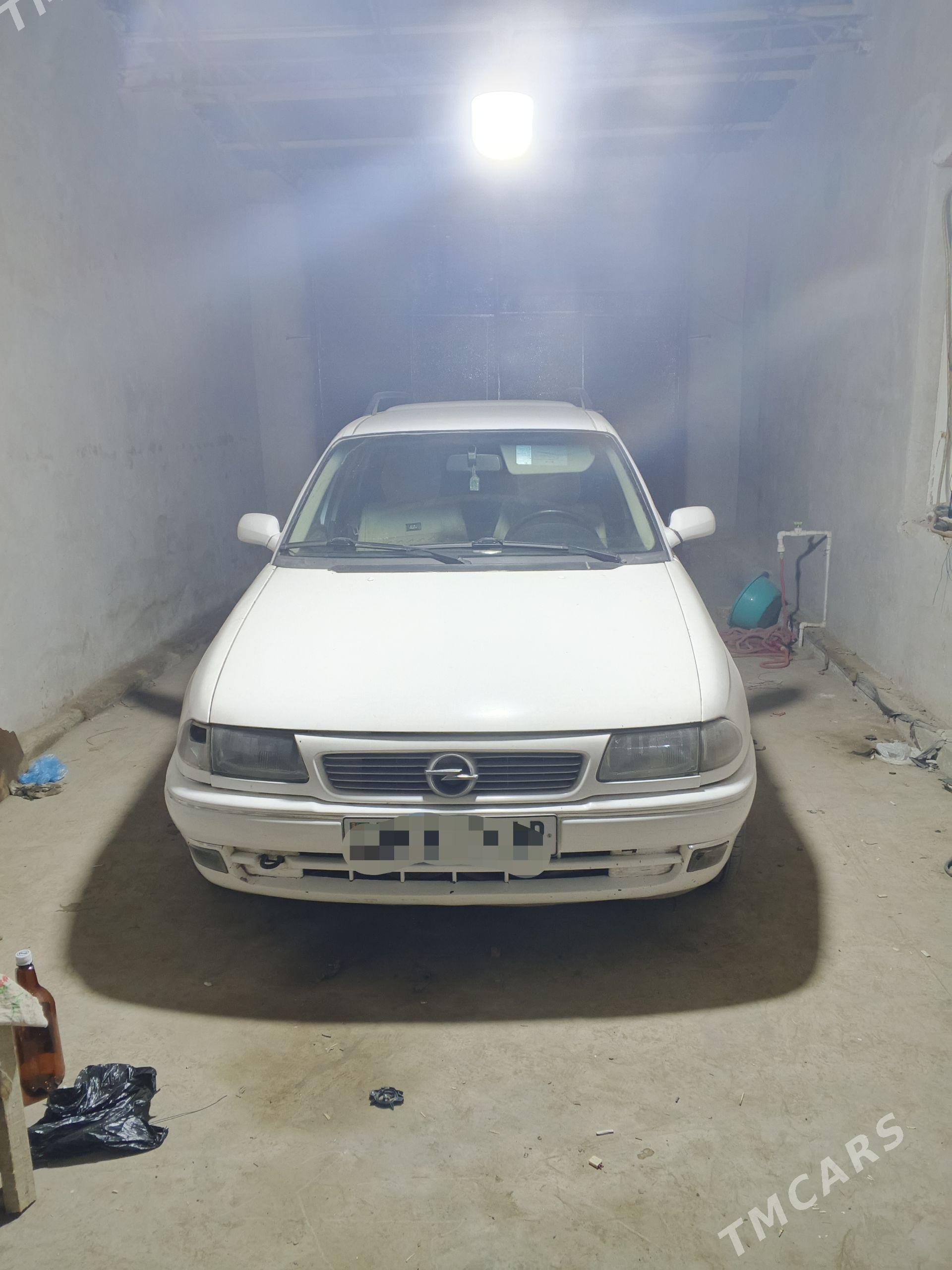 Opel Astra 1996 - 55 000 TMT - Дянев - img 1