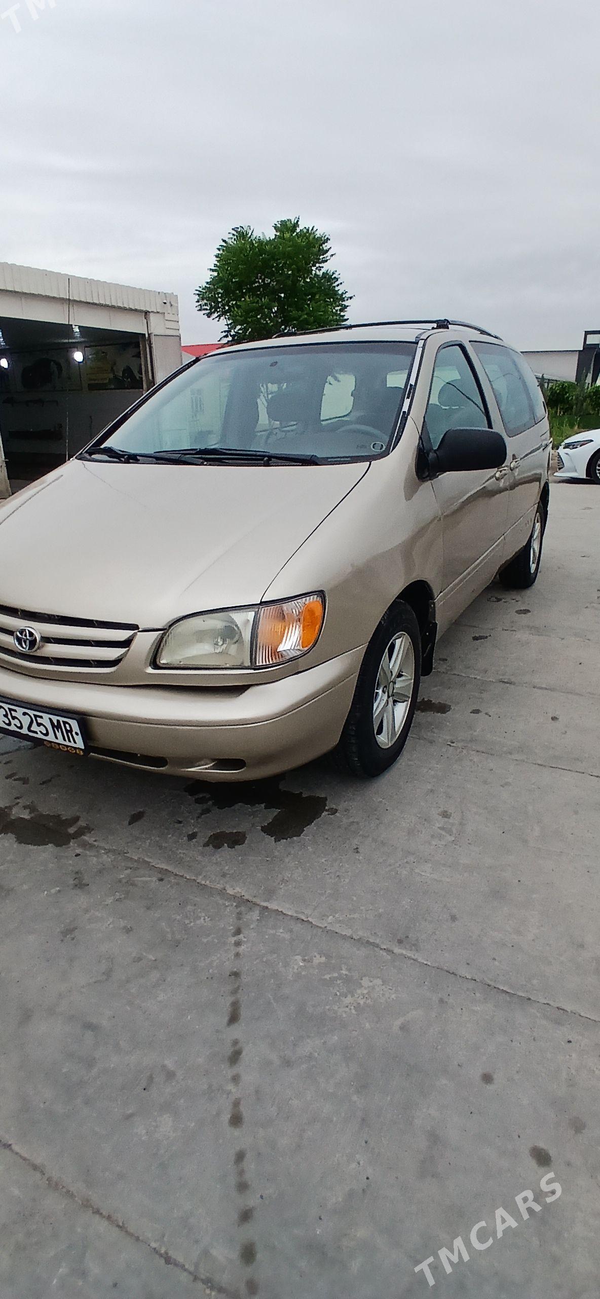 Toyota Sienna 2001 - 170 000 TMT - Векильбазар - img 1
