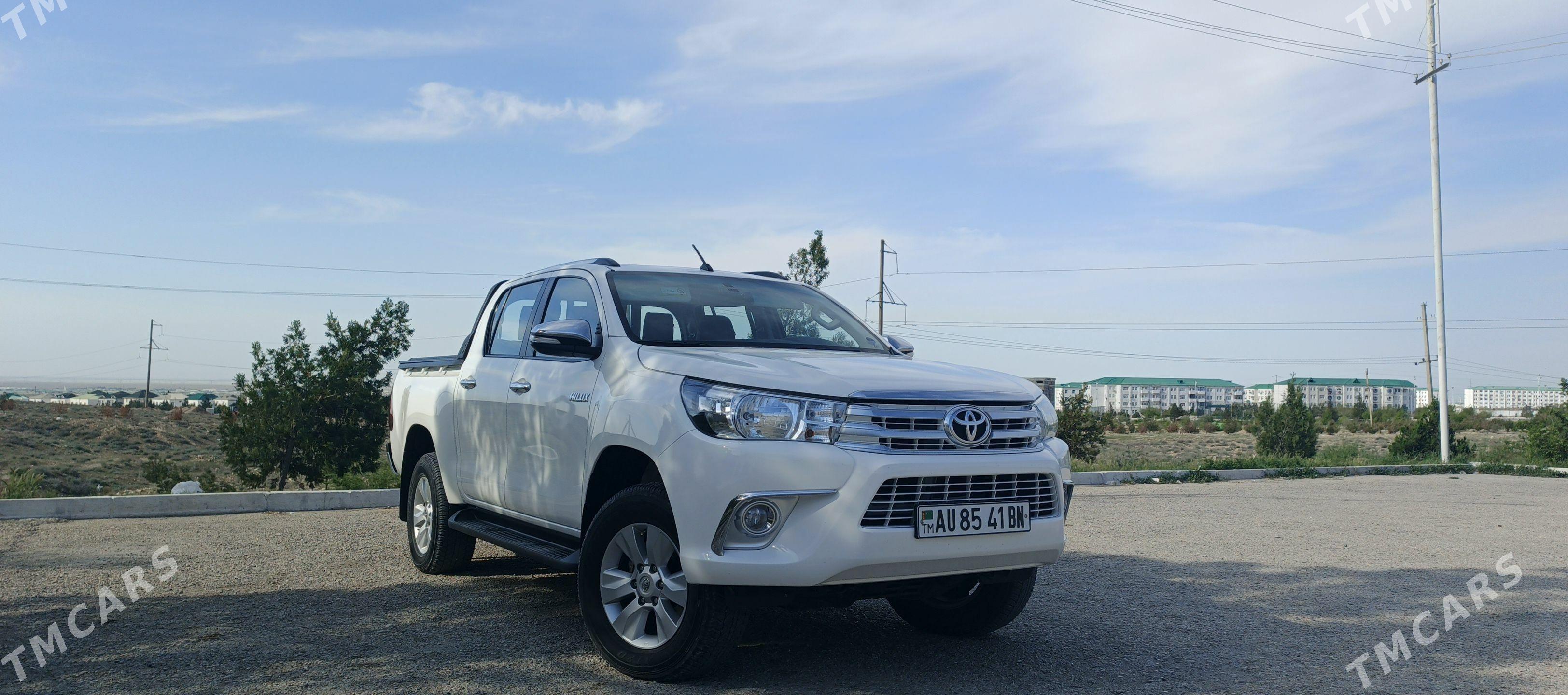 Toyota Hilux 2017 - 540 000 TMT - Balkanabat - img 1