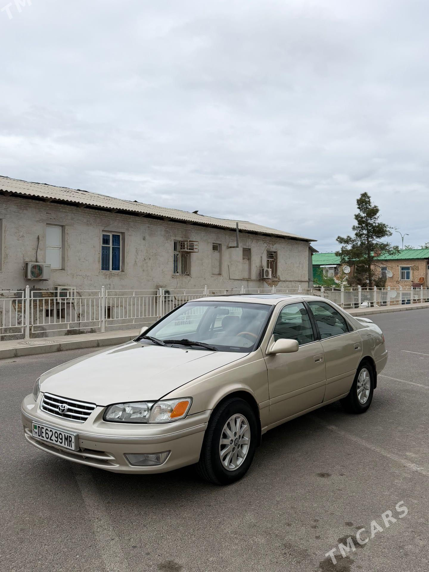 Toyota Camry 2001 - 140 000 TMT - Мары - img 1