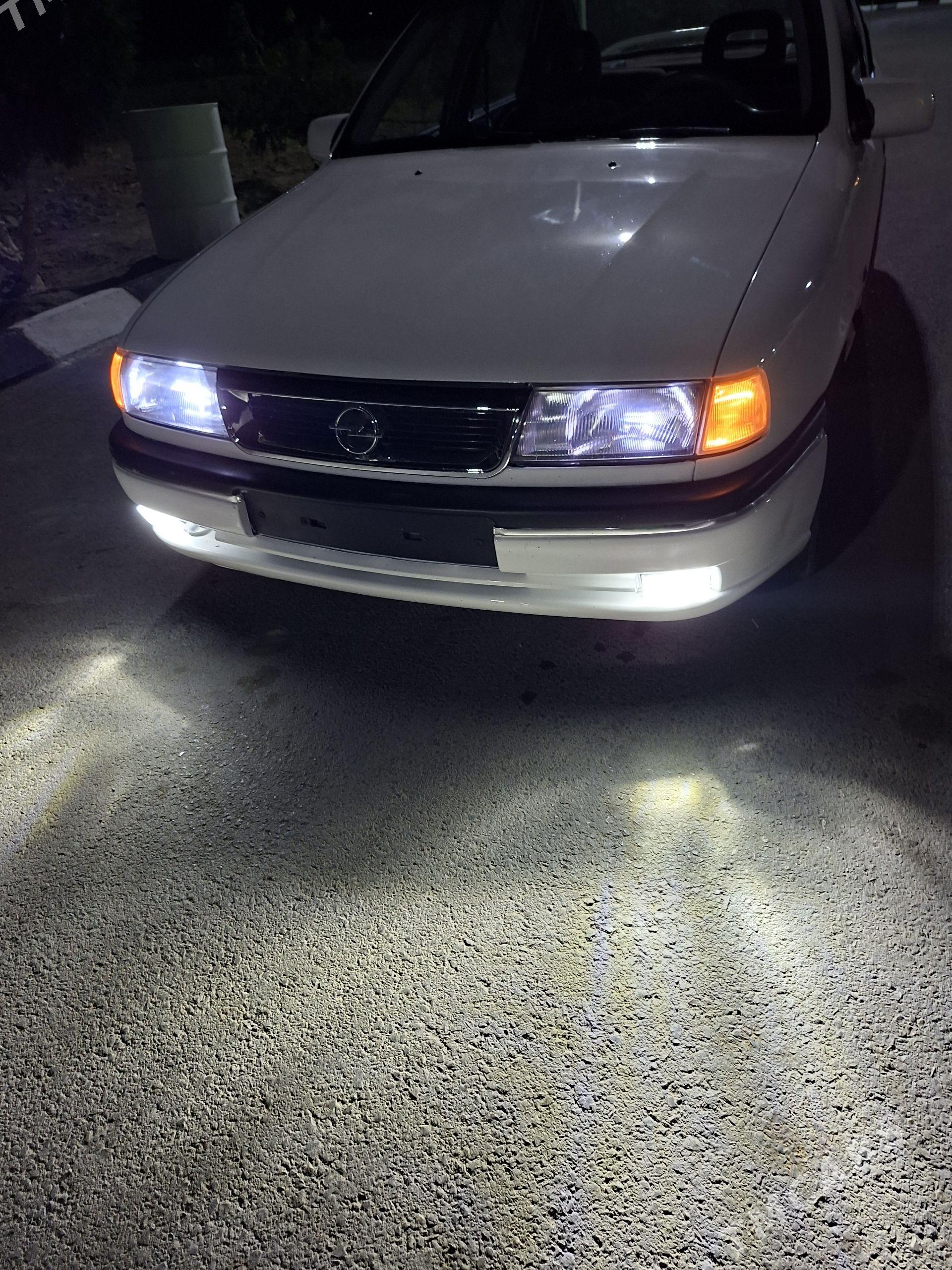 Opel Vectra 1992 - 55 000 TMT - Bäherden - img 1