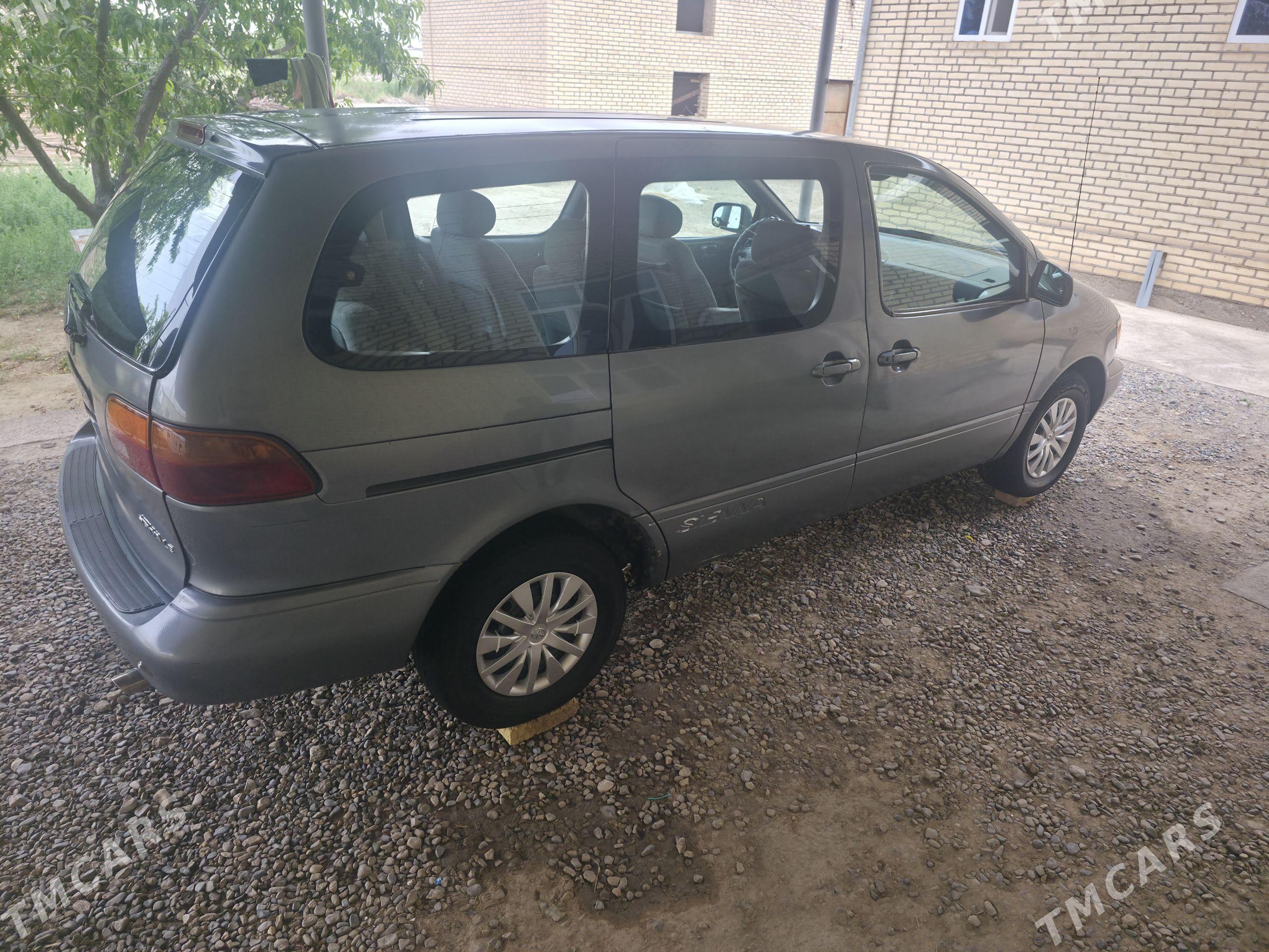 Toyota Sienna 1998 - 160 000 TMT - Векильбазар - img 1